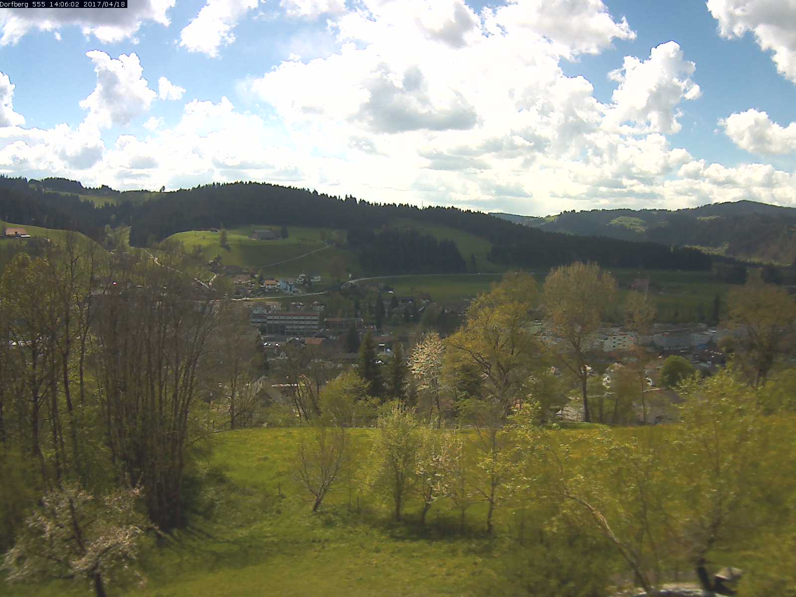 Webcam-Bild: Aussicht vom Dorfberg in Langnau 20170418-140601