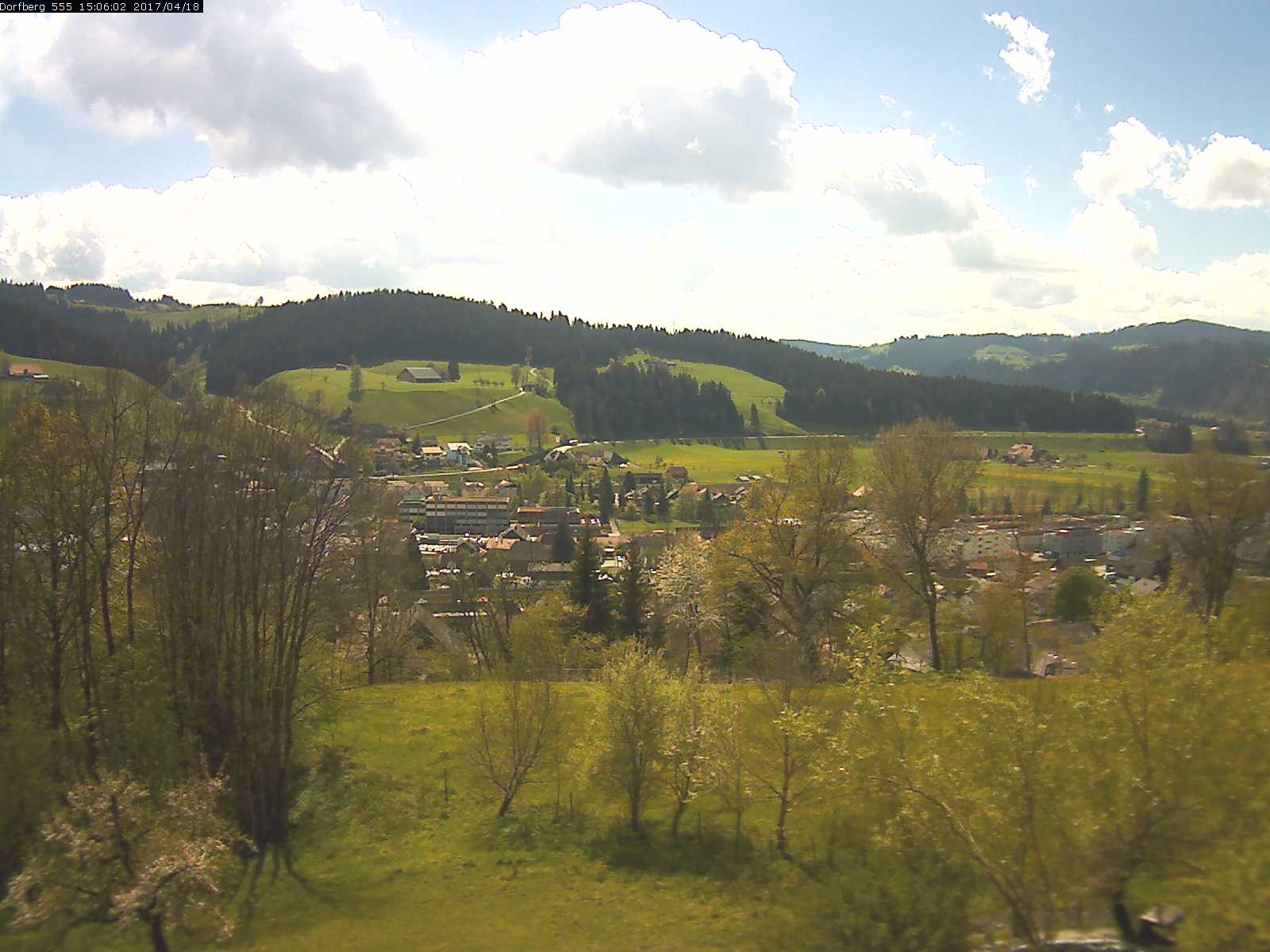 Webcam-Bild: Aussicht vom Dorfberg in Langnau 20170418-150601