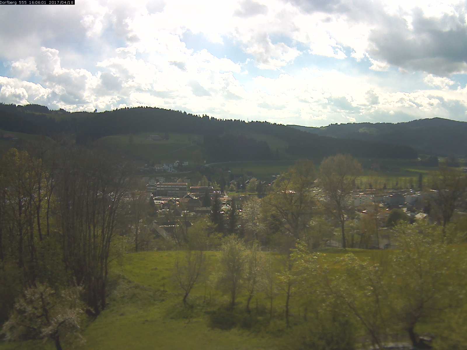 Webcam-Bild: Aussicht vom Dorfberg in Langnau 20170418-160601