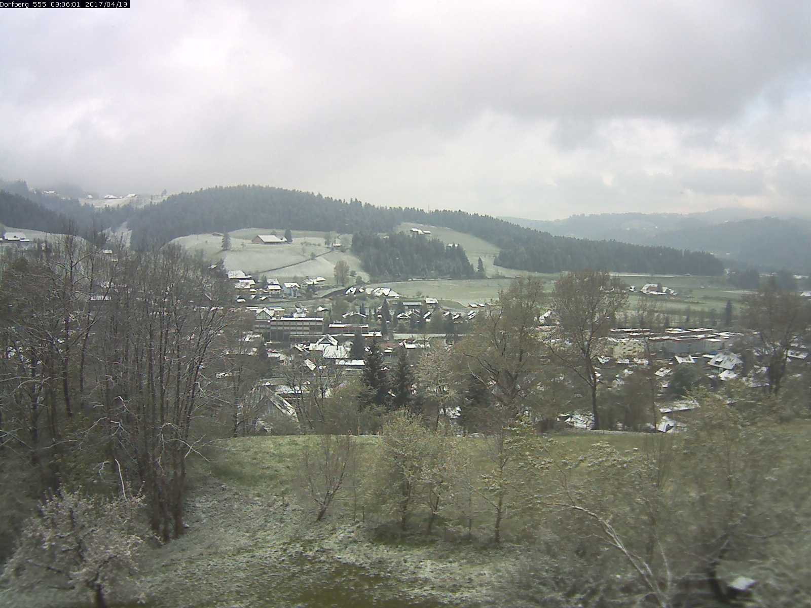 Webcam-Bild: Aussicht vom Dorfberg in Langnau 20170419-090601
