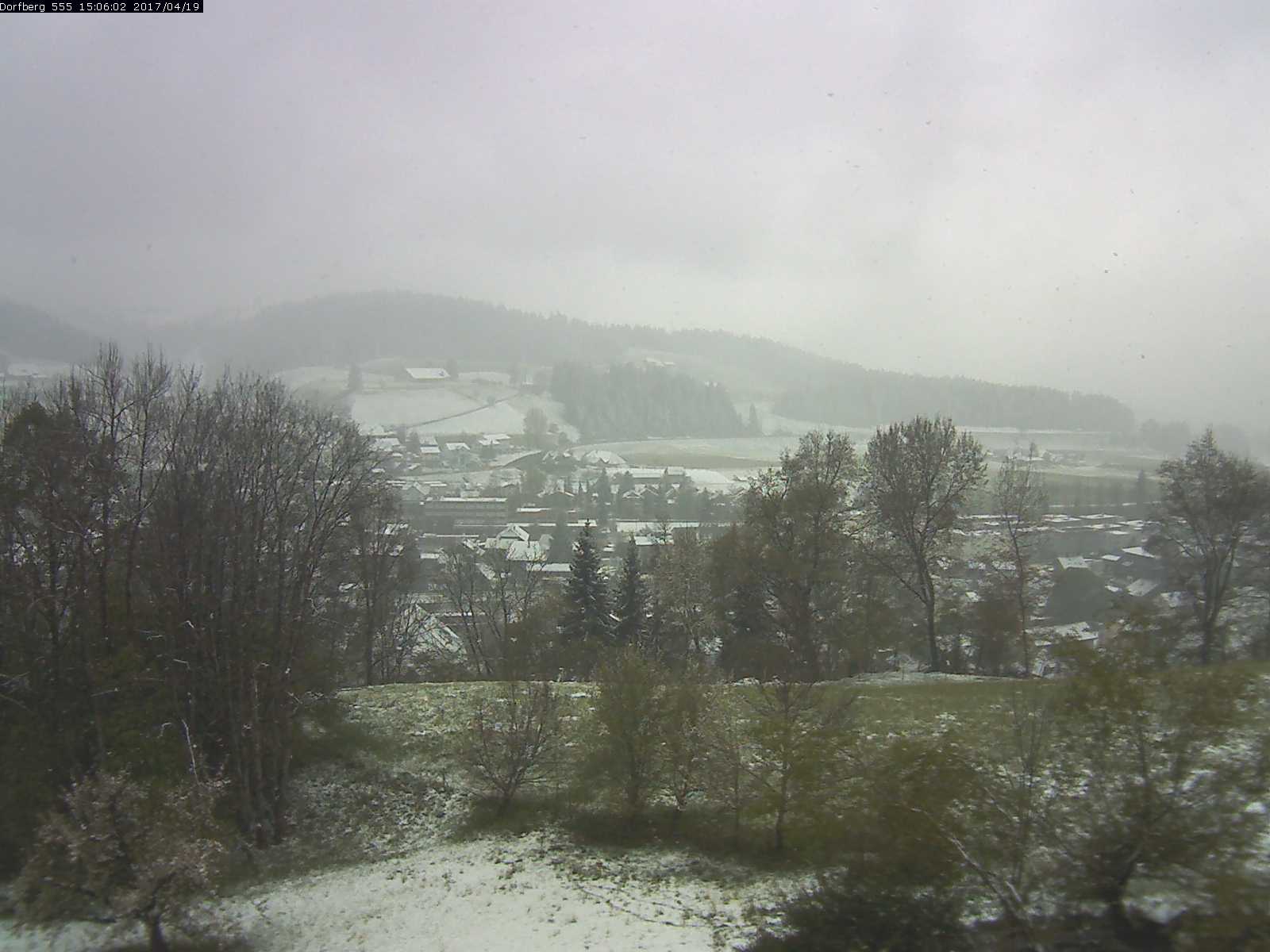 Webcam-Bild: Aussicht vom Dorfberg in Langnau 20170419-150601