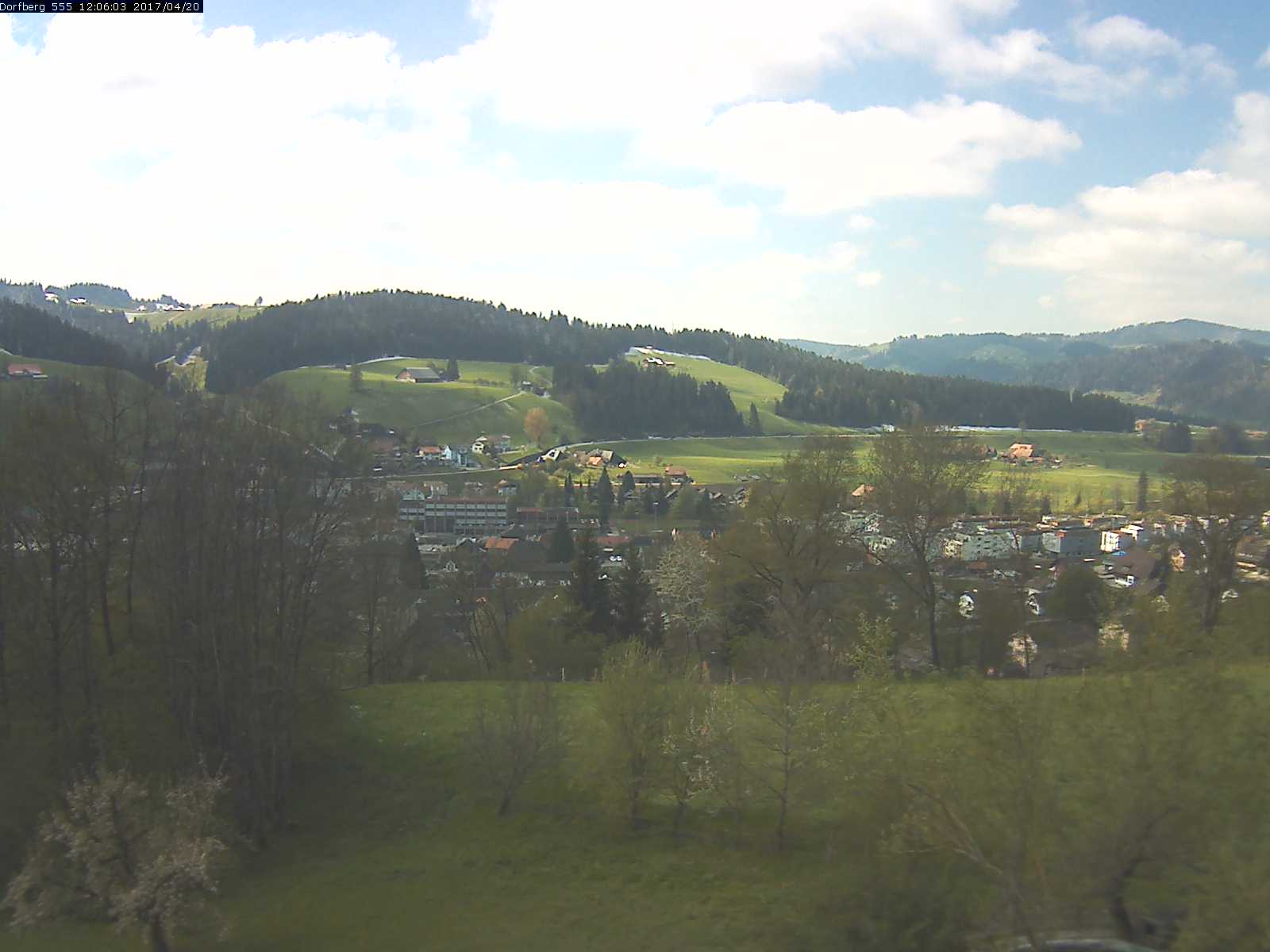 Webcam-Bild: Aussicht vom Dorfberg in Langnau 20170420-120601