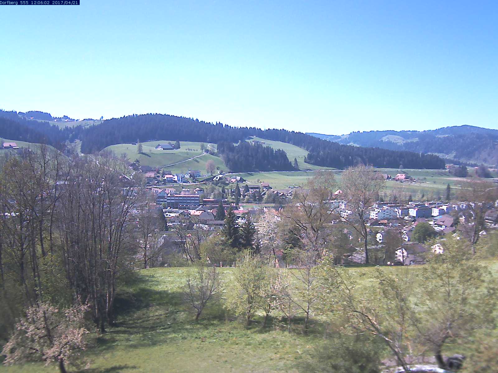 Webcam-Bild: Aussicht vom Dorfberg in Langnau 20170421-120601