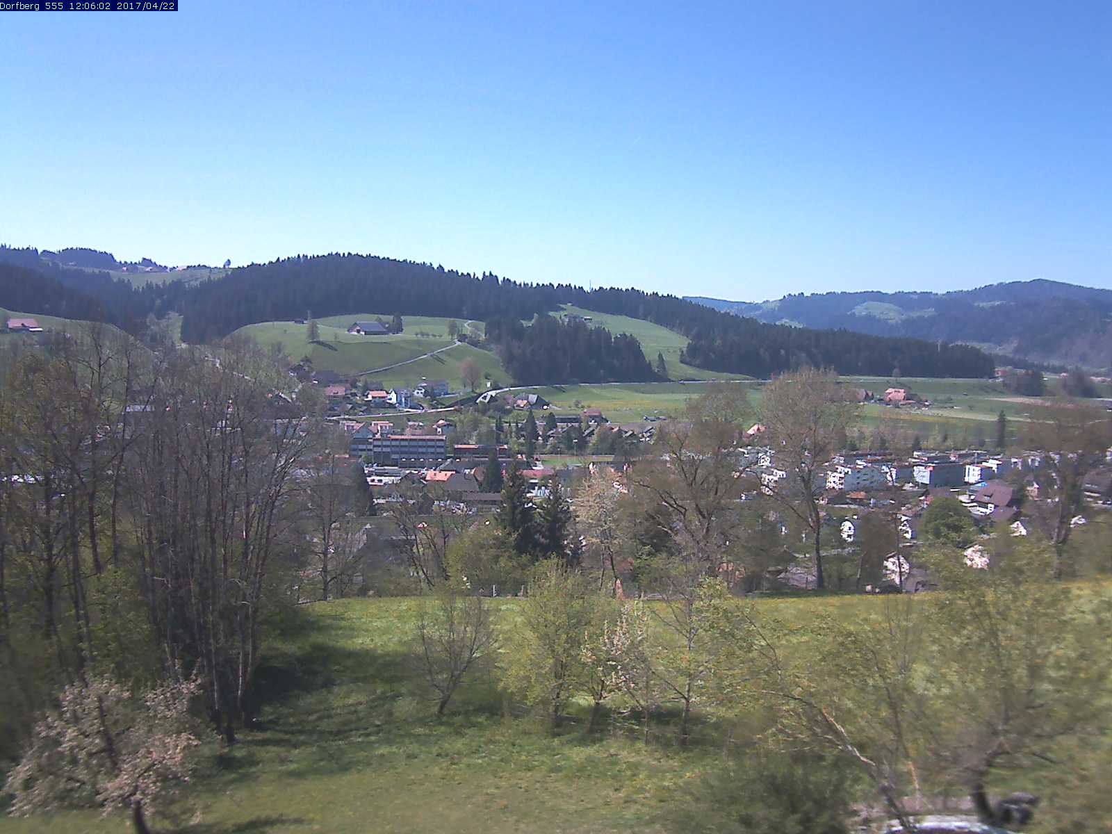 Webcam-Bild: Aussicht vom Dorfberg in Langnau 20170422-120601