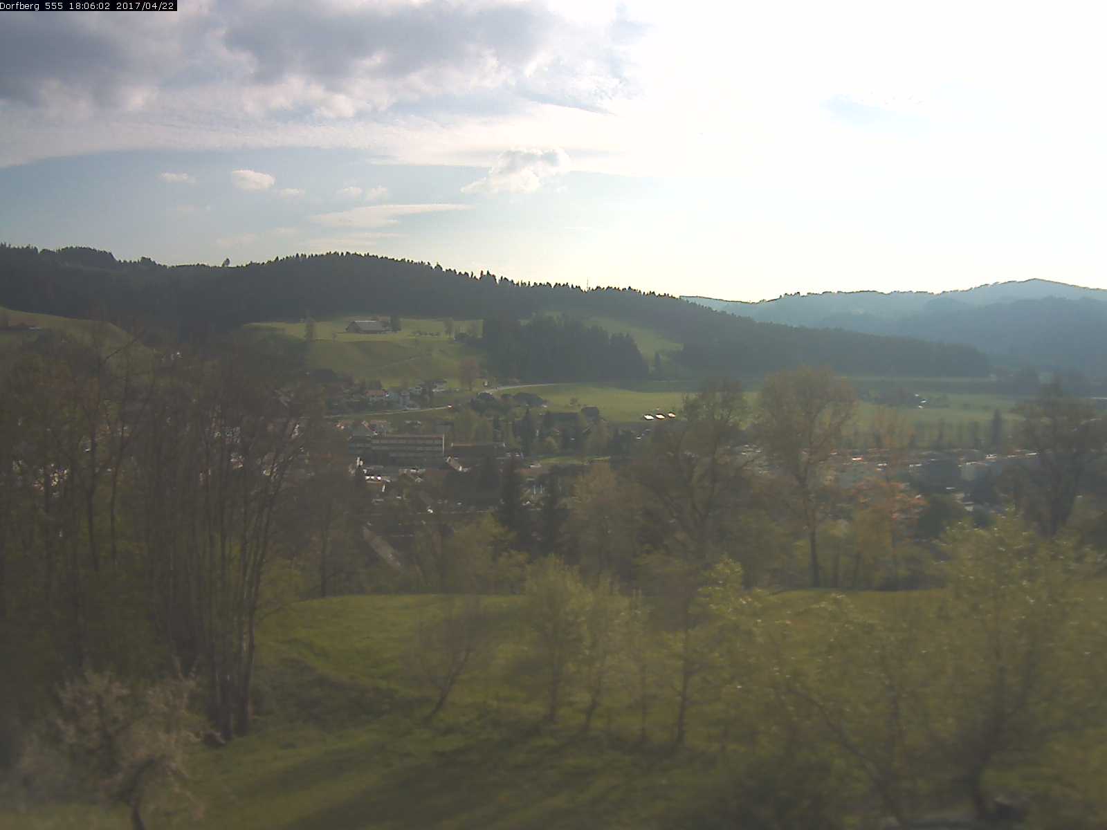 Webcam-Bild: Aussicht vom Dorfberg in Langnau 20170422-180601