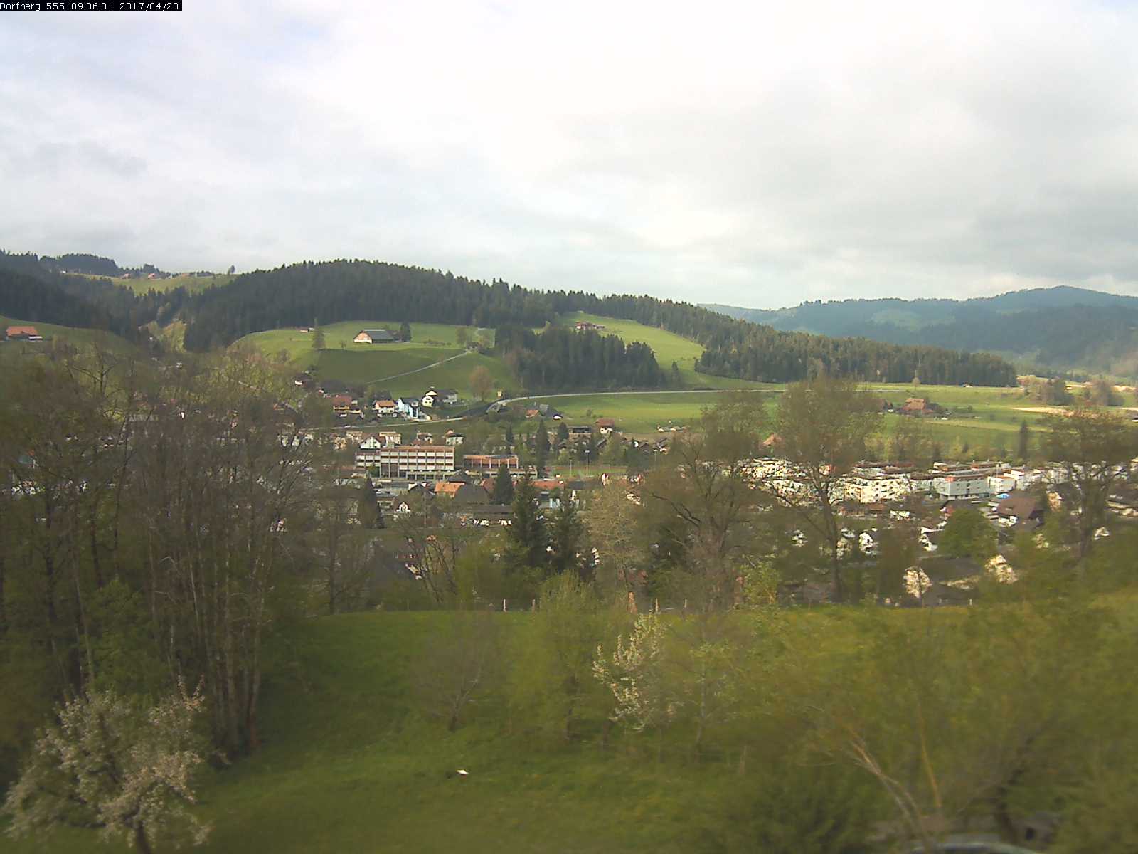 Webcam-Bild: Aussicht vom Dorfberg in Langnau 20170423-090601