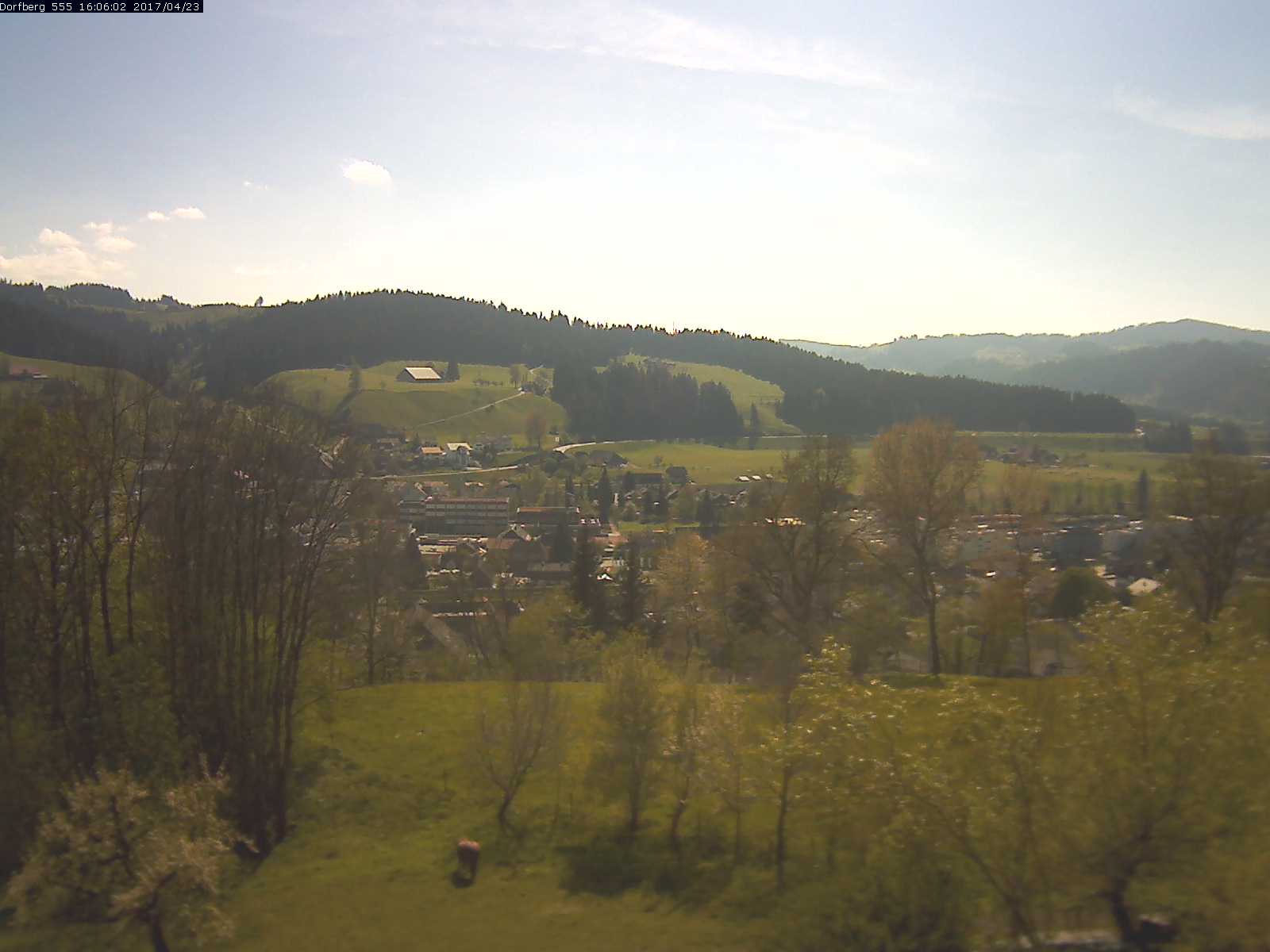 Webcam-Bild: Aussicht vom Dorfberg in Langnau 20170423-160601