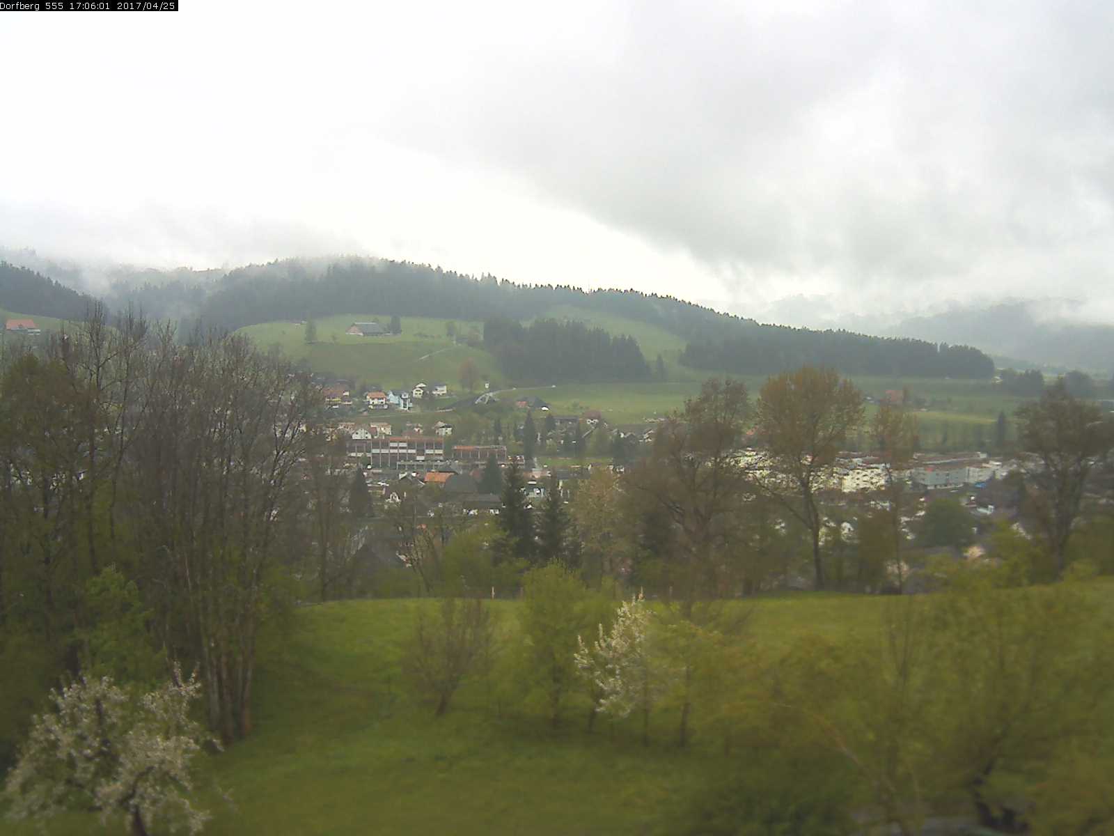 Webcam-Bild: Aussicht vom Dorfberg in Langnau 20170425-170601