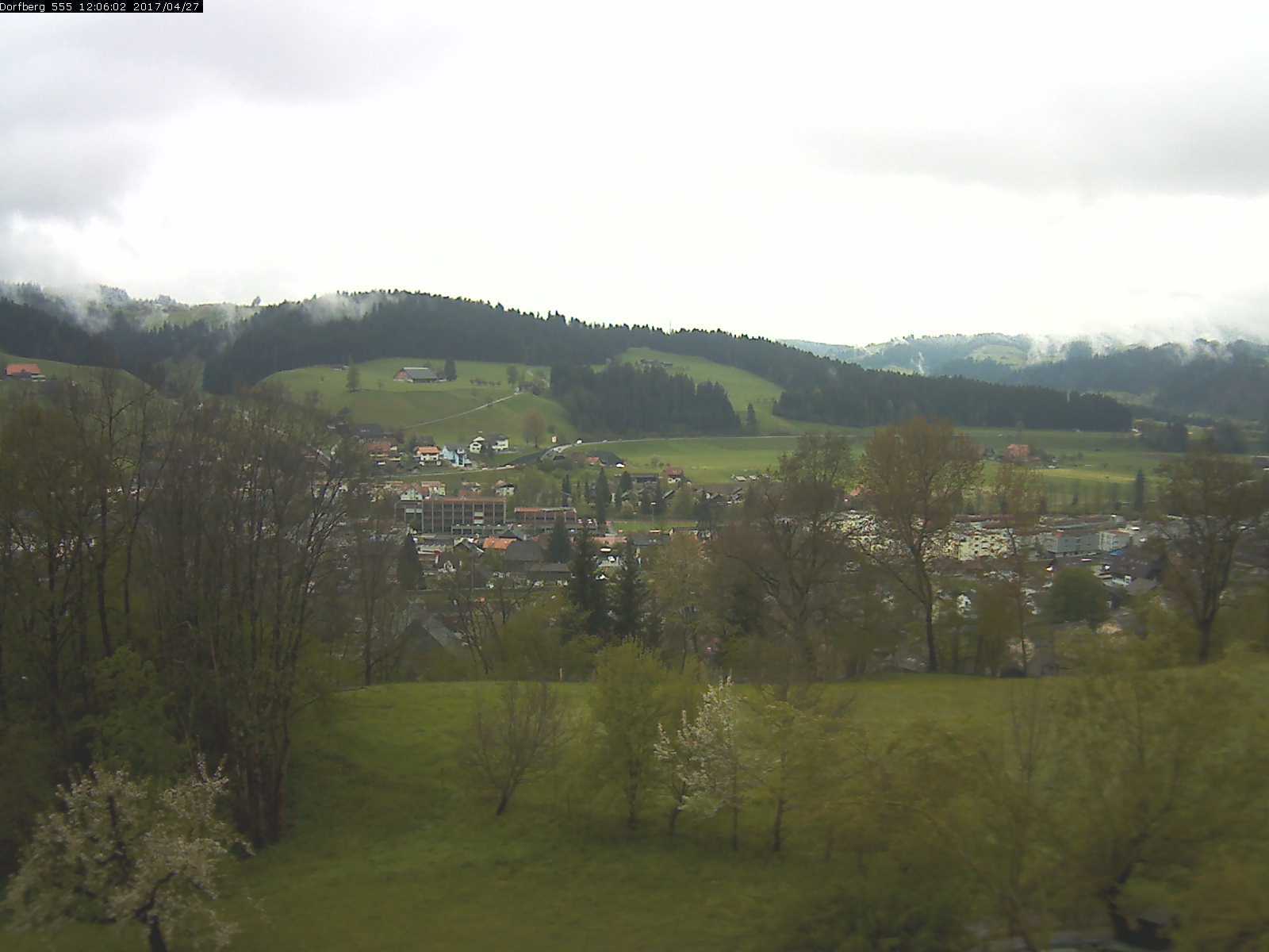 Webcam-Bild: Aussicht vom Dorfberg in Langnau 20170427-120601