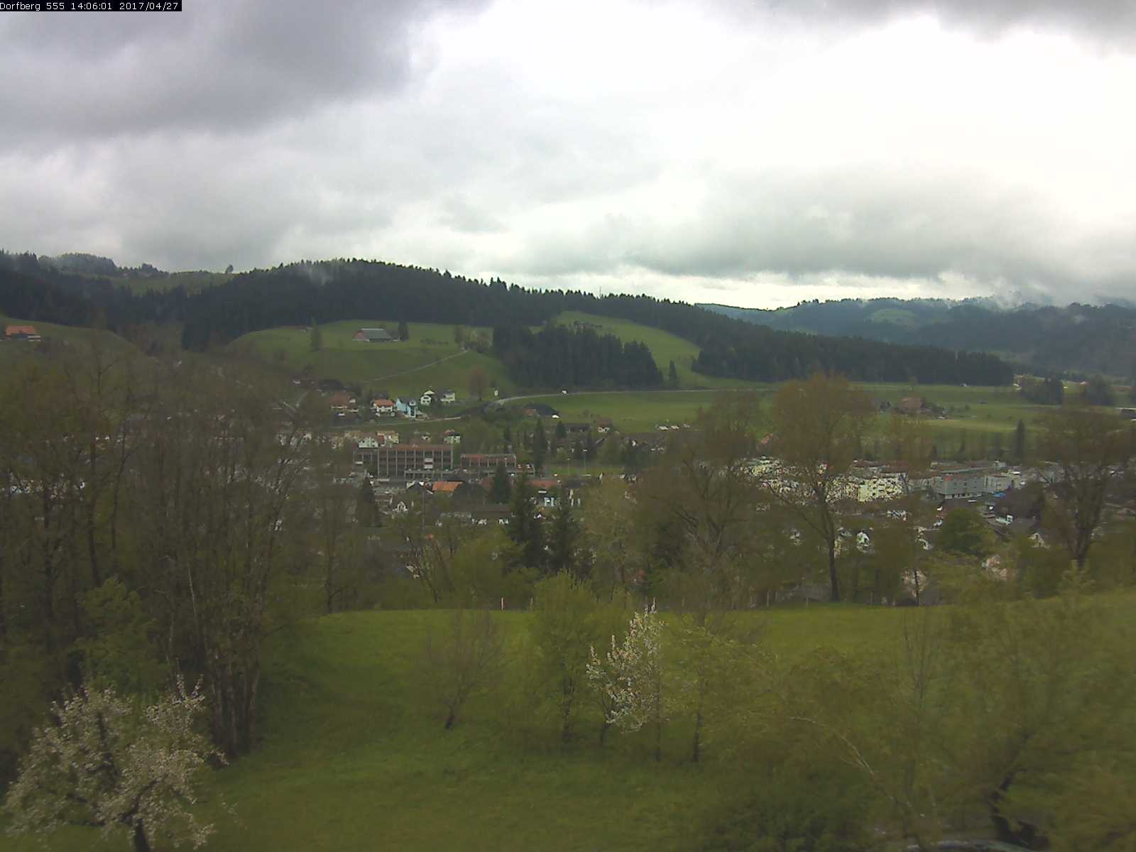Webcam-Bild: Aussicht vom Dorfberg in Langnau 20170427-140601