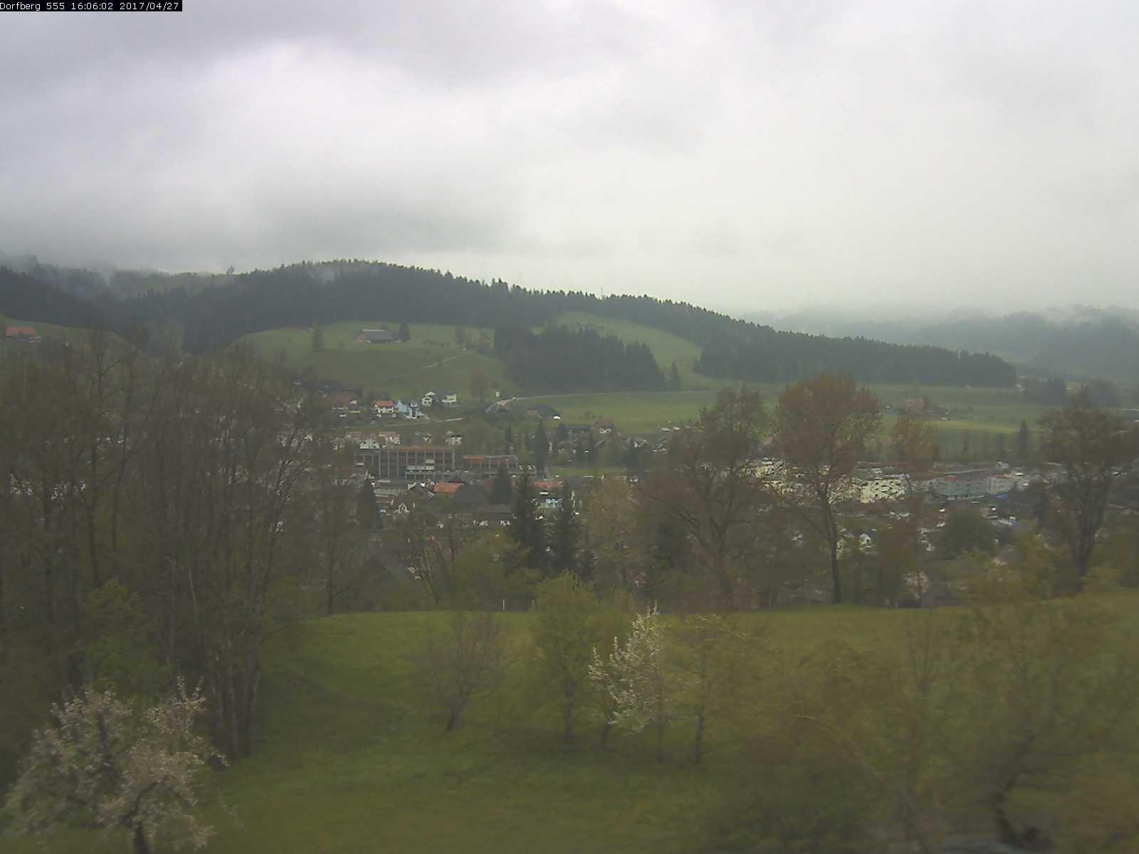Webcam-Bild: Aussicht vom Dorfberg in Langnau 20170427-160601