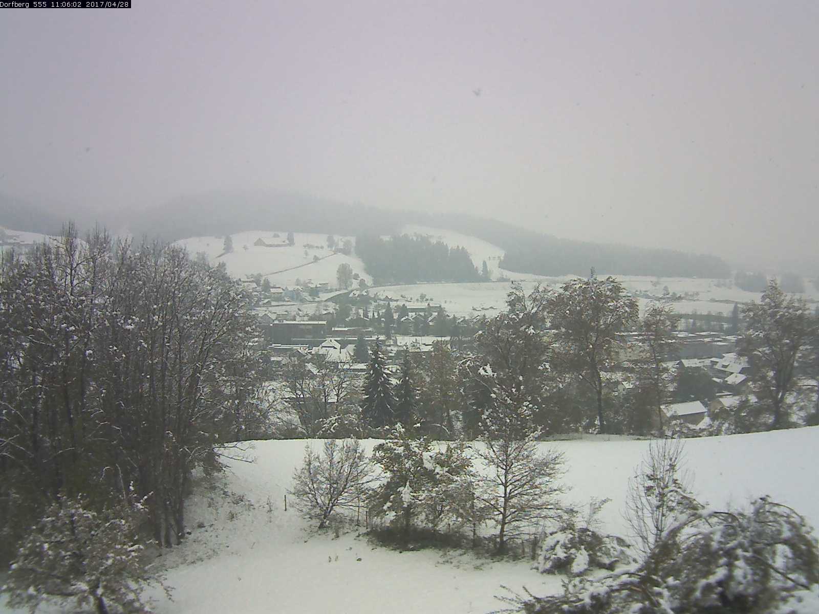 Webcam-Bild: Aussicht vom Dorfberg in Langnau 20170428-110601