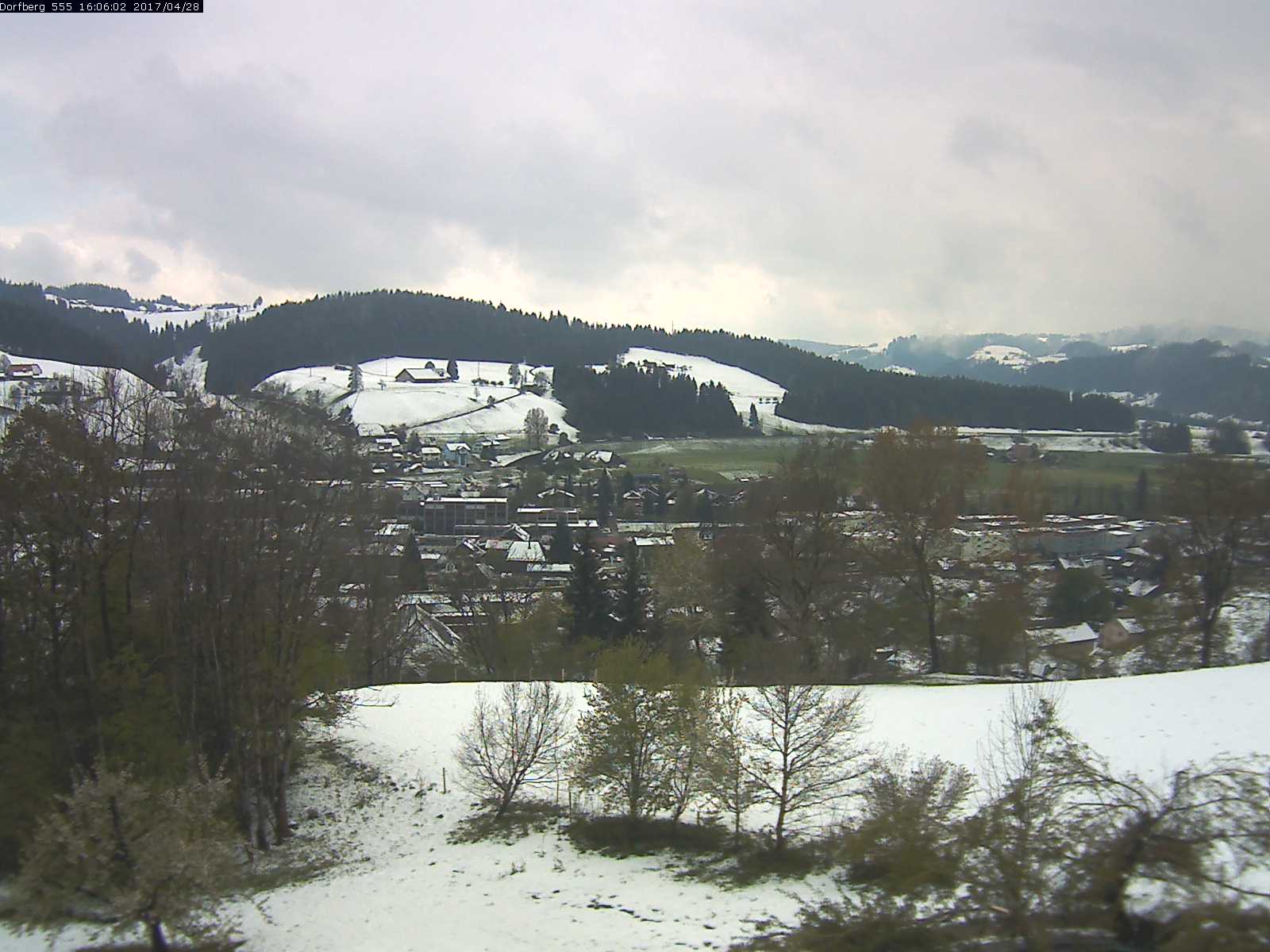 Webcam-Bild: Aussicht vom Dorfberg in Langnau 20170428-160601