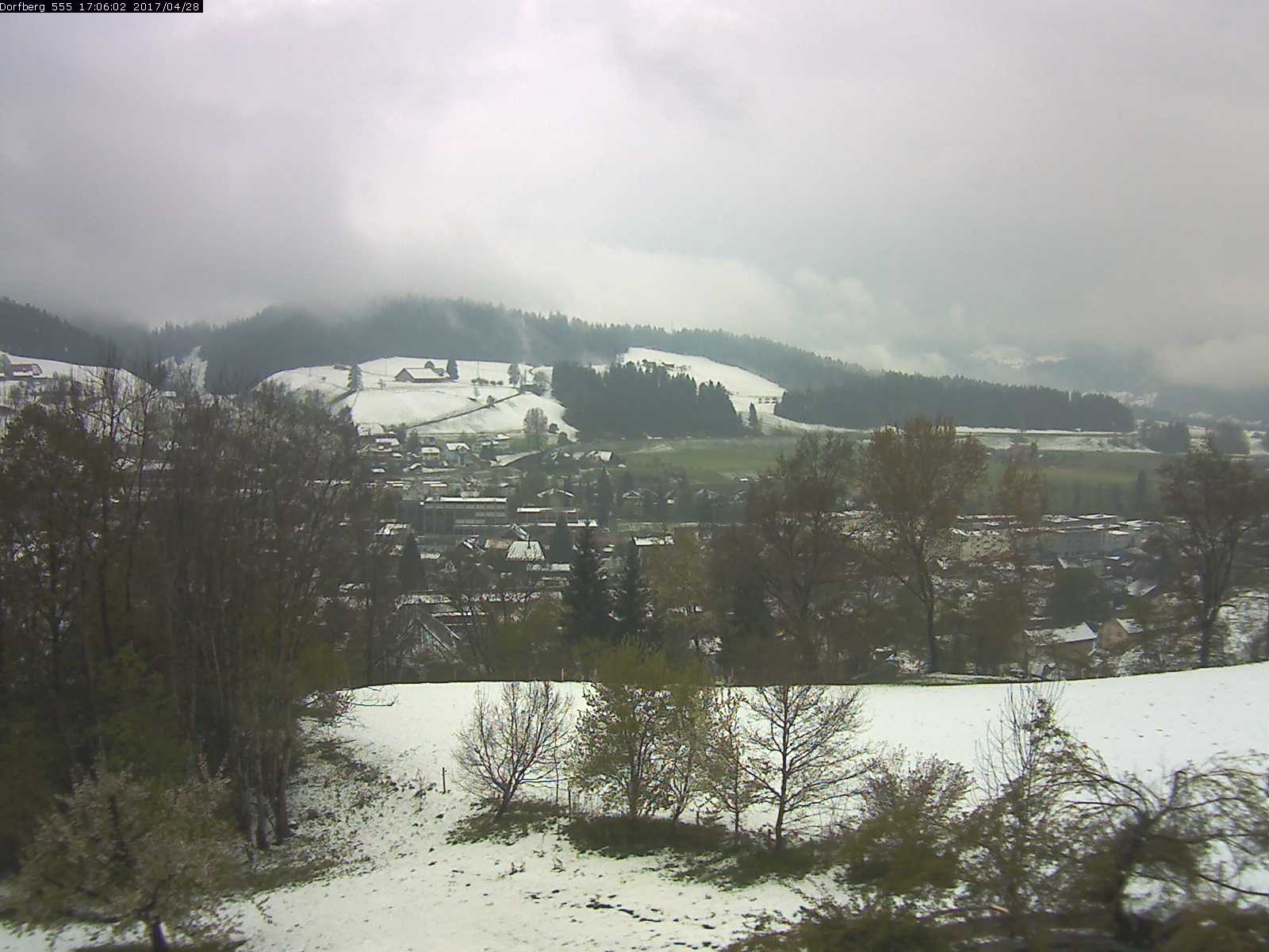 Webcam-Bild: Aussicht vom Dorfberg in Langnau 20170428-170601