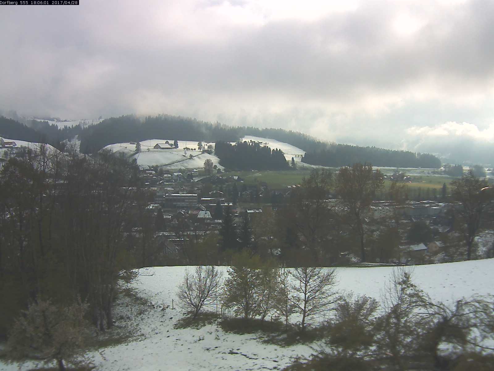 Webcam-Bild: Aussicht vom Dorfberg in Langnau 20170428-180601