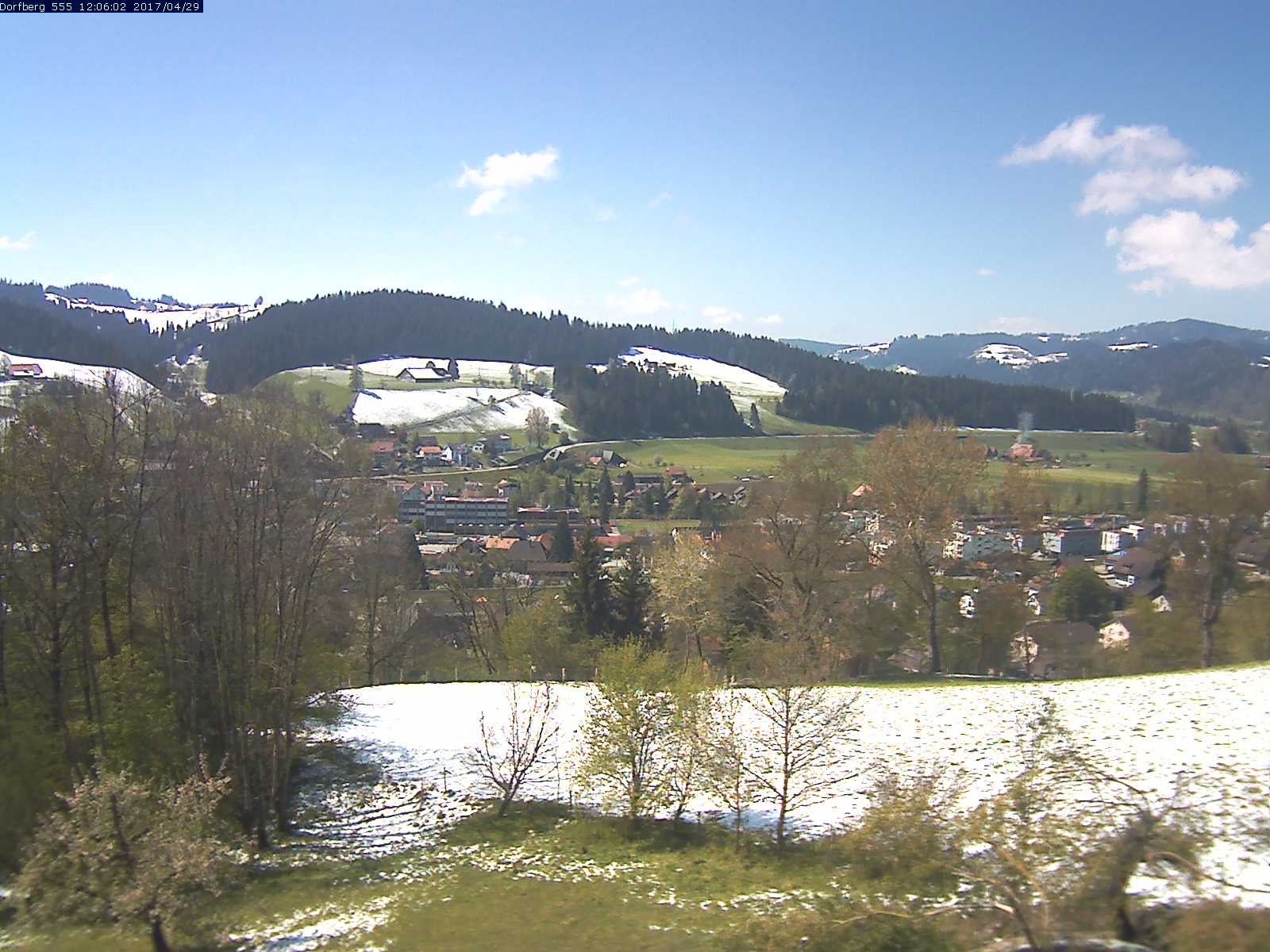 Webcam-Bild: Aussicht vom Dorfberg in Langnau 20170429-120601