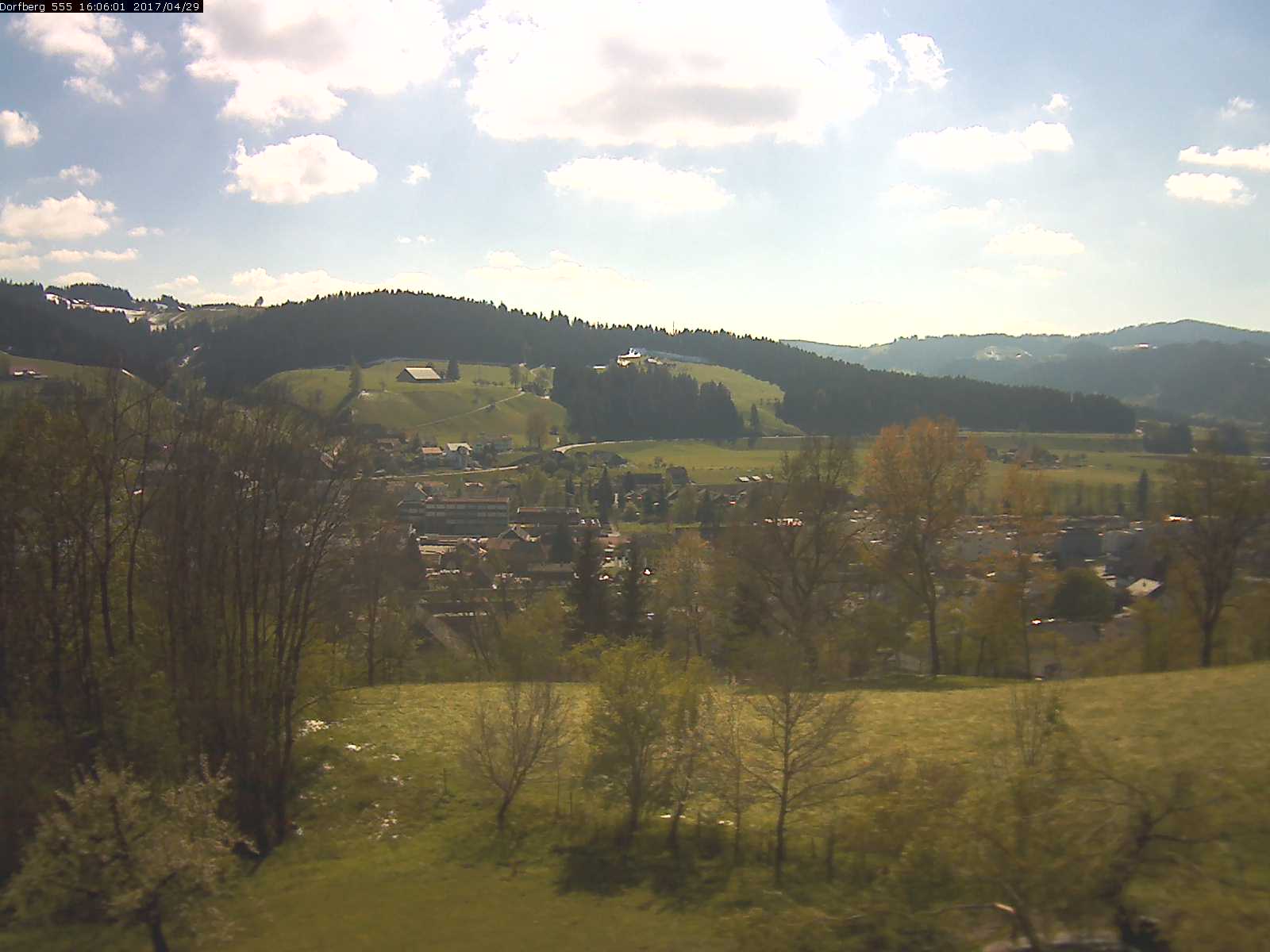 Webcam-Bild: Aussicht vom Dorfberg in Langnau 20170429-160601