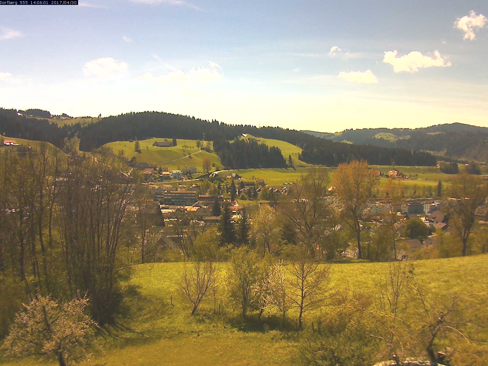 Webcam-Bild: Aussicht vom Dorfberg in Langnau 20170430-140601