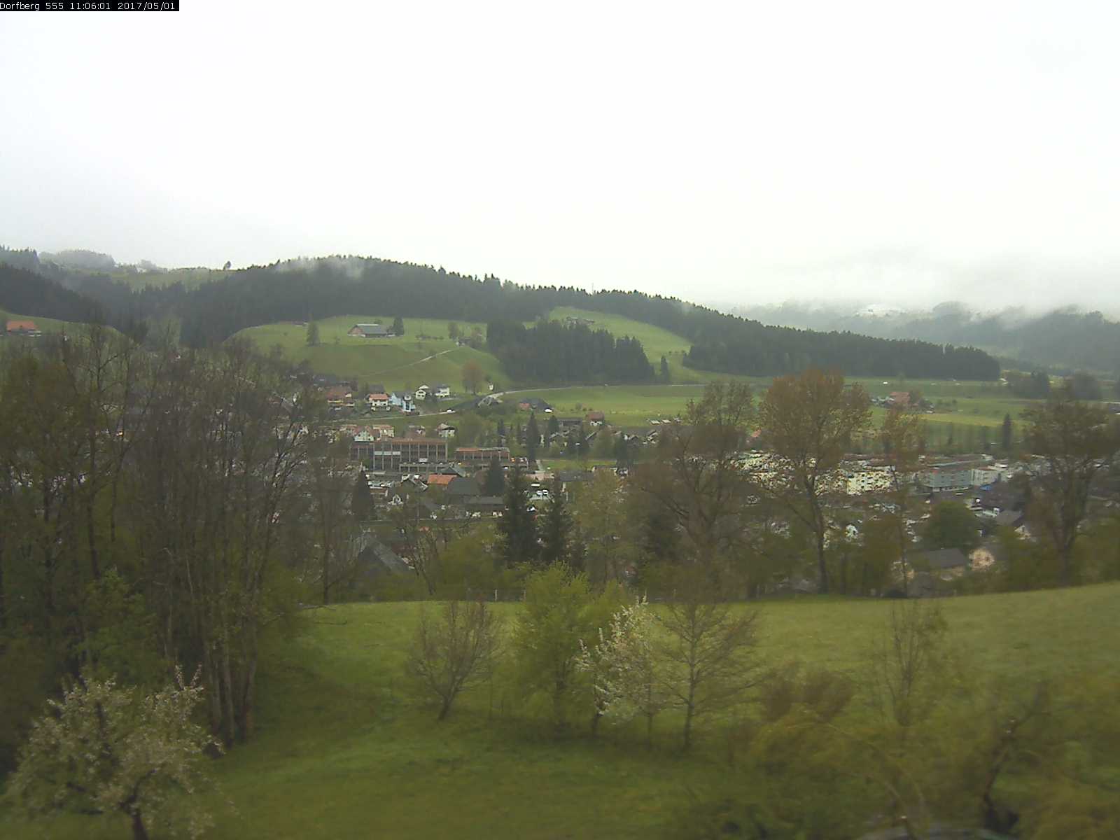 Webcam-Bild: Aussicht vom Dorfberg in Langnau 20170501-110601