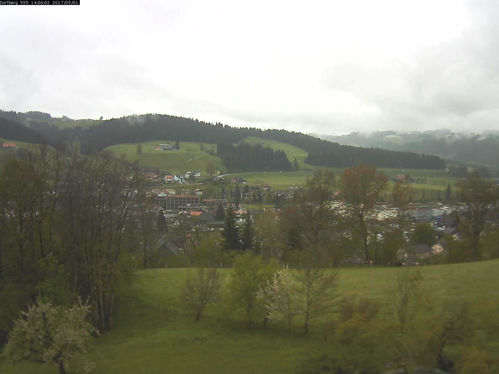 Webcam-Bild: Aussicht vom Dorfberg in Langnau 20170501-140601