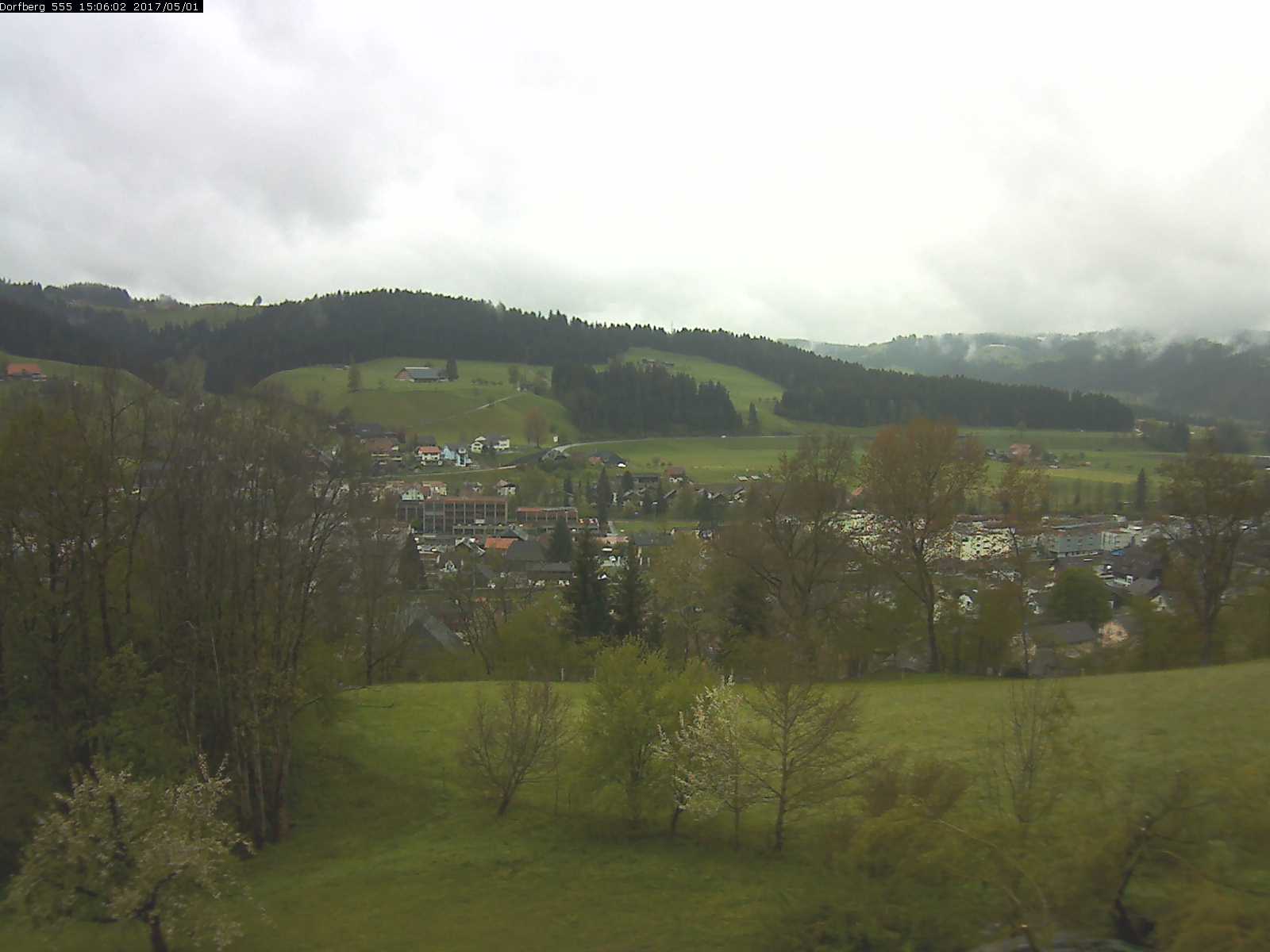 Webcam-Bild: Aussicht vom Dorfberg in Langnau 20170501-150601