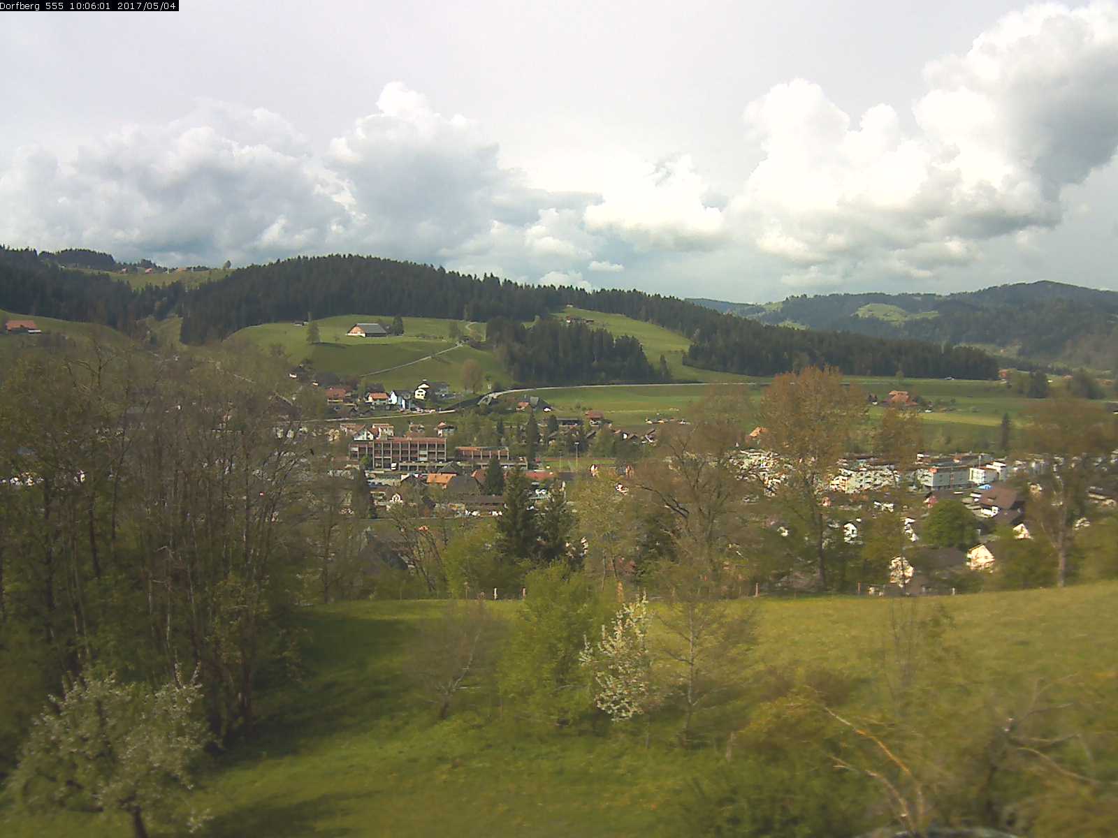 Webcam-Bild: Aussicht vom Dorfberg in Langnau 20170504-100601