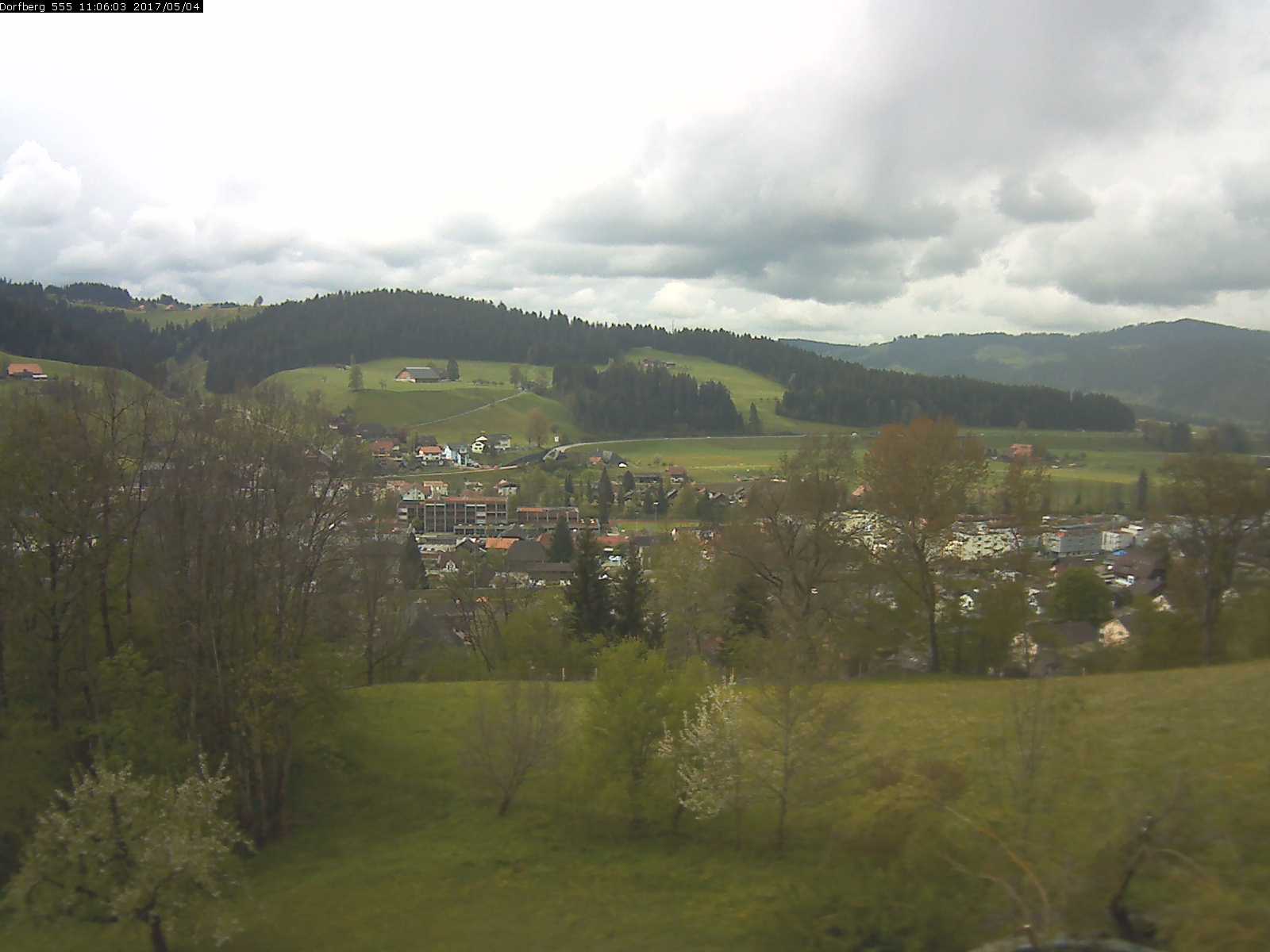 Webcam-Bild: Aussicht vom Dorfberg in Langnau 20170504-110601