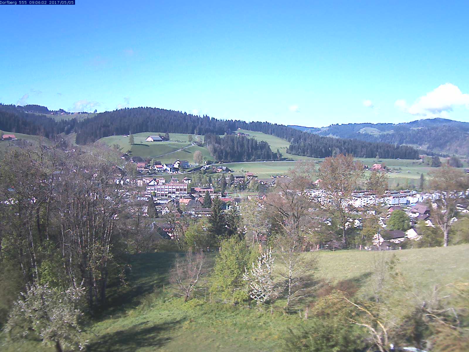 Webcam-Bild: Aussicht vom Dorfberg in Langnau 20170505-090601