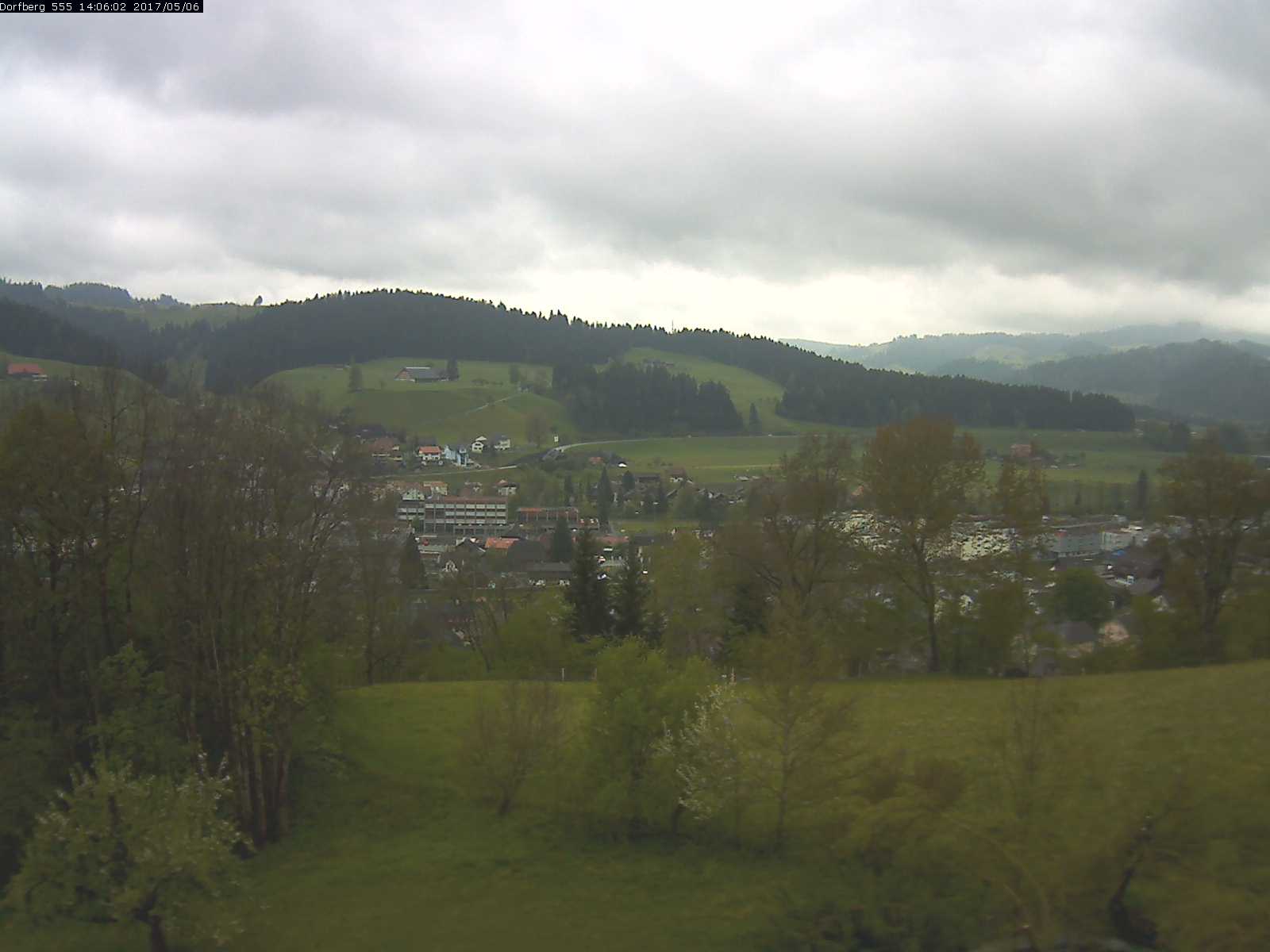 Webcam-Bild: Aussicht vom Dorfberg in Langnau 20170506-140601