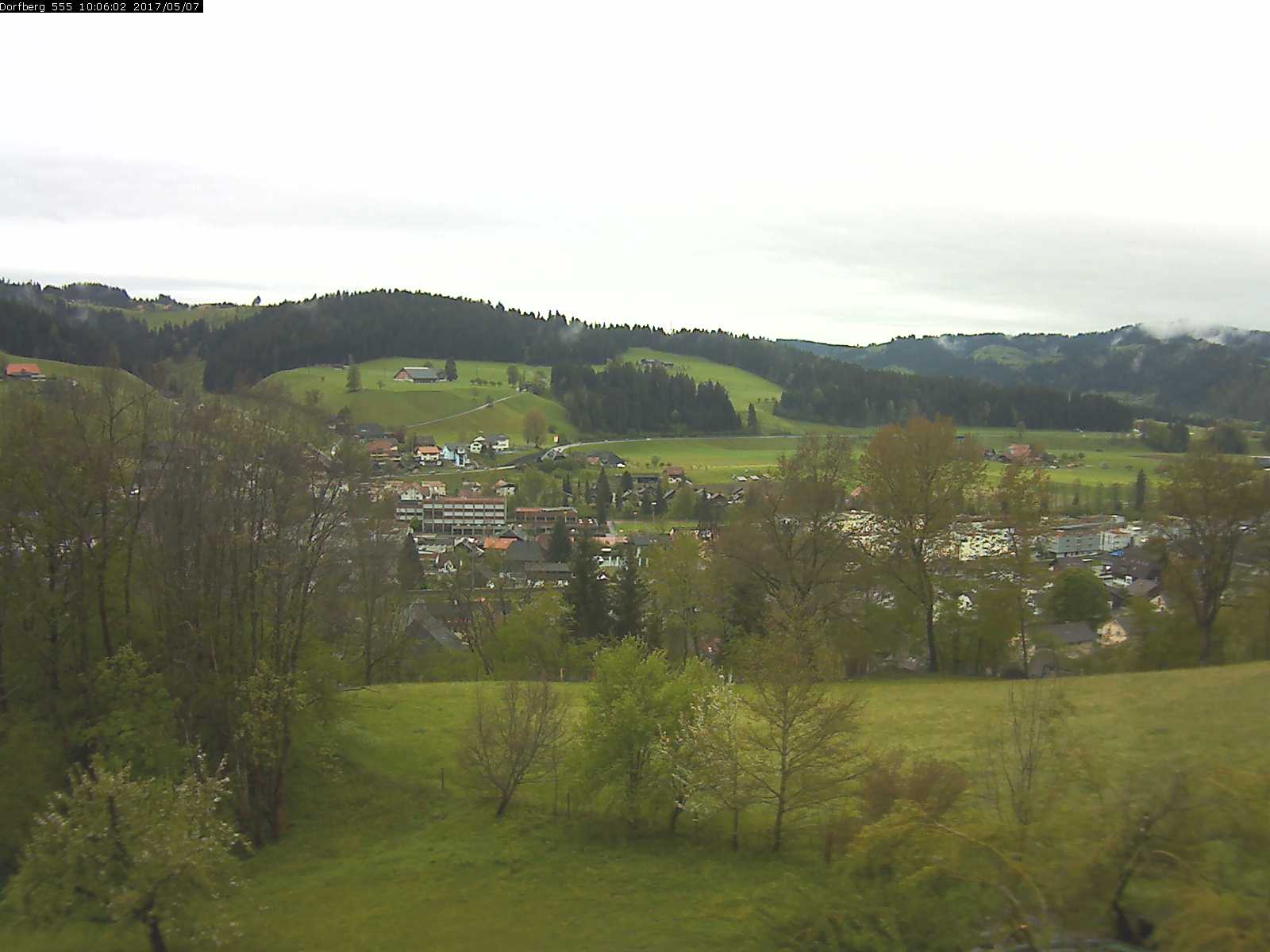 Webcam-Bild: Aussicht vom Dorfberg in Langnau 20170507-100601