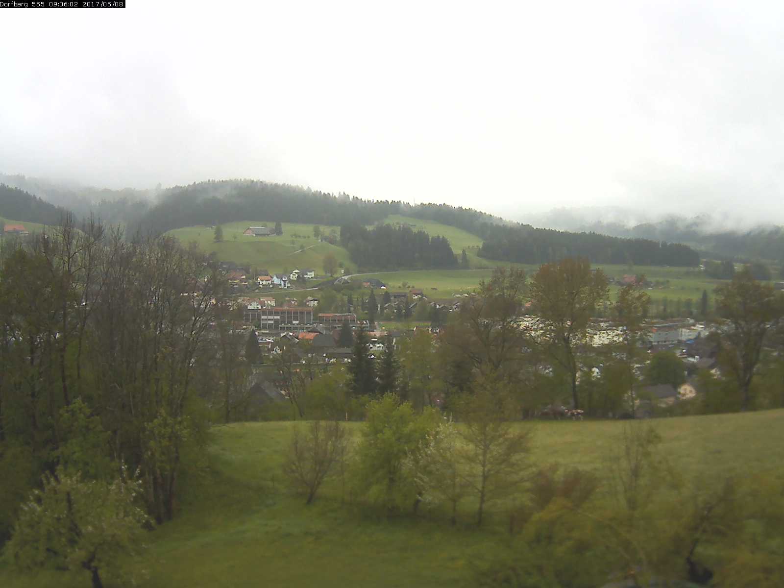 Webcam-Bild: Aussicht vom Dorfberg in Langnau 20170508-090601