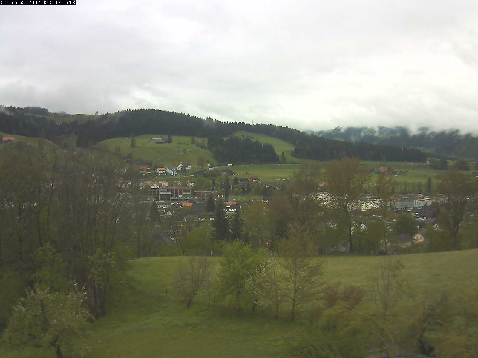 Webcam-Bild: Aussicht vom Dorfberg in Langnau 20170508-110601