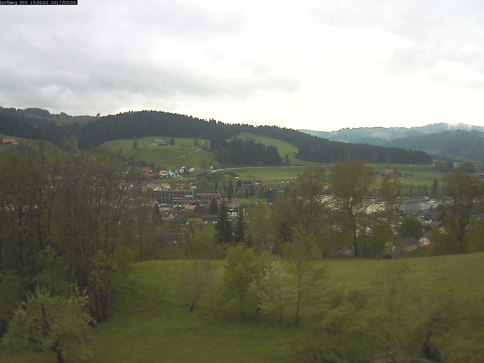 Webcam-Bild: Aussicht vom Dorfberg in Langnau 20170508-150601