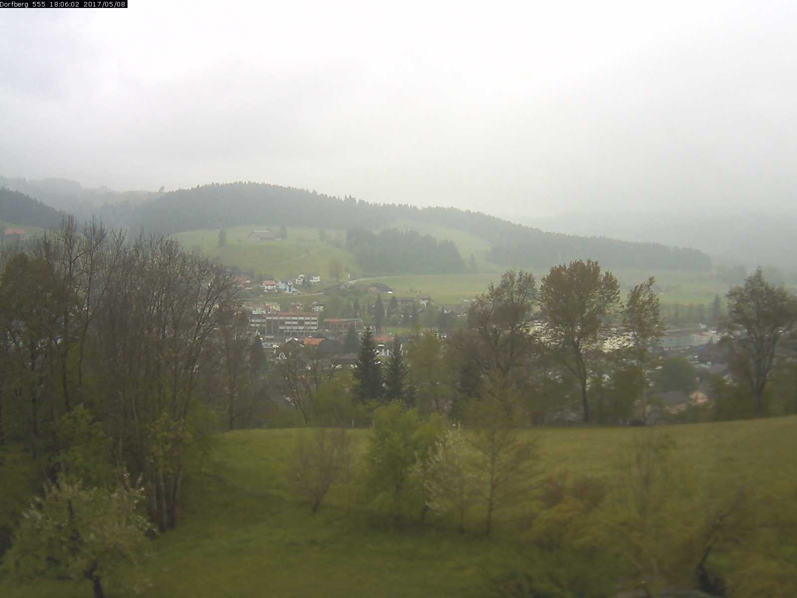 Webcam-Bild: Aussicht vom Dorfberg in Langnau 20170508-180601