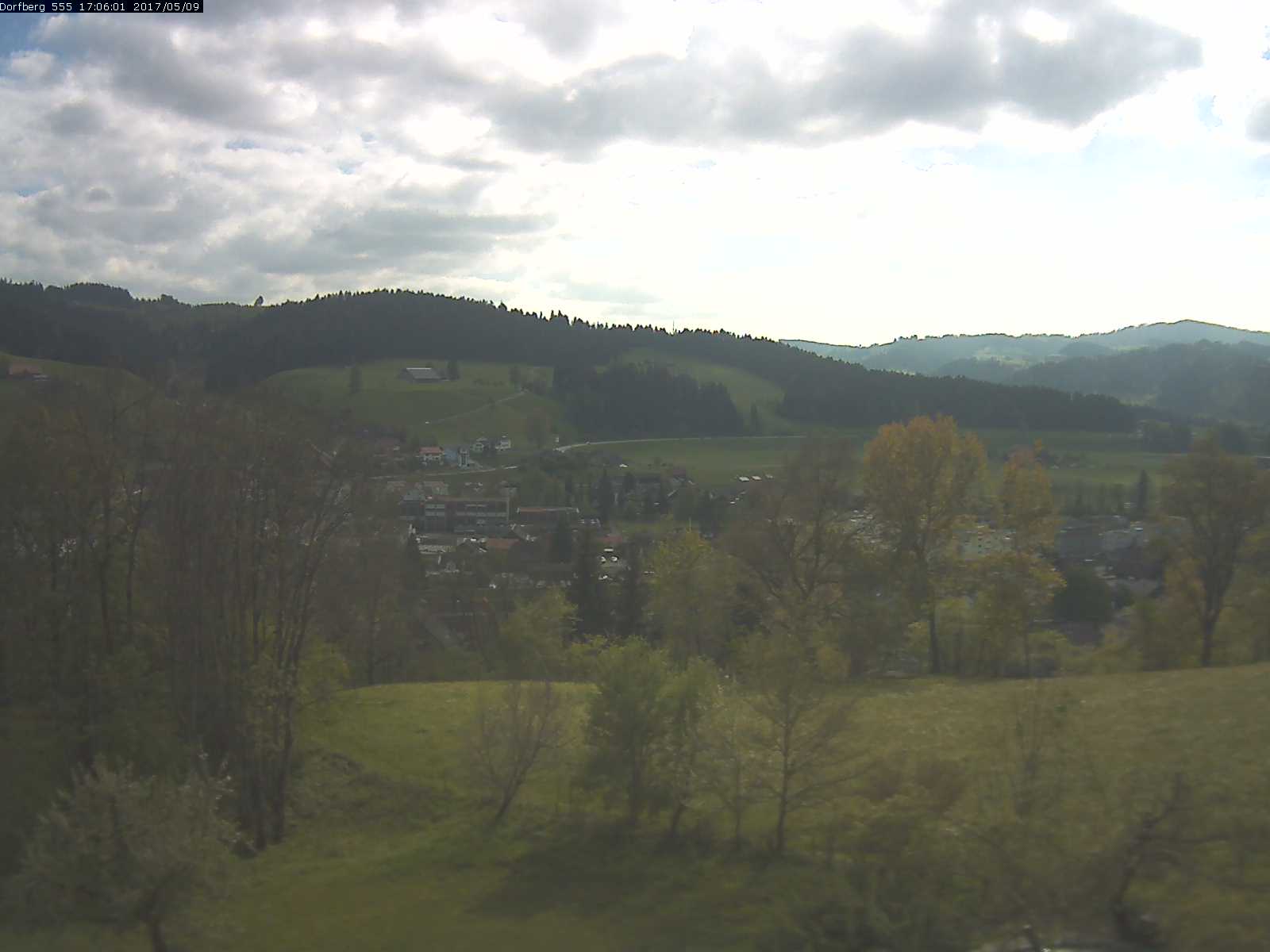 Webcam-Bild: Aussicht vom Dorfberg in Langnau 20170509-170601