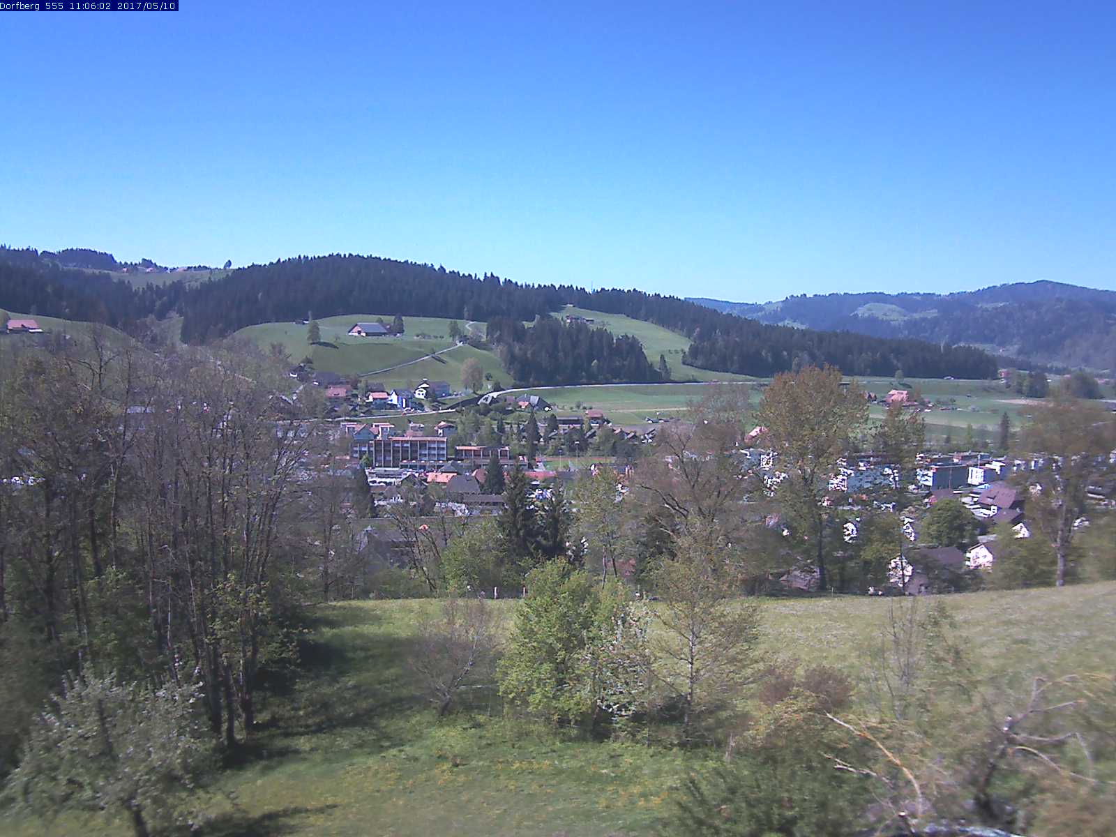 Webcam-Bild: Aussicht vom Dorfberg in Langnau 20170510-110601