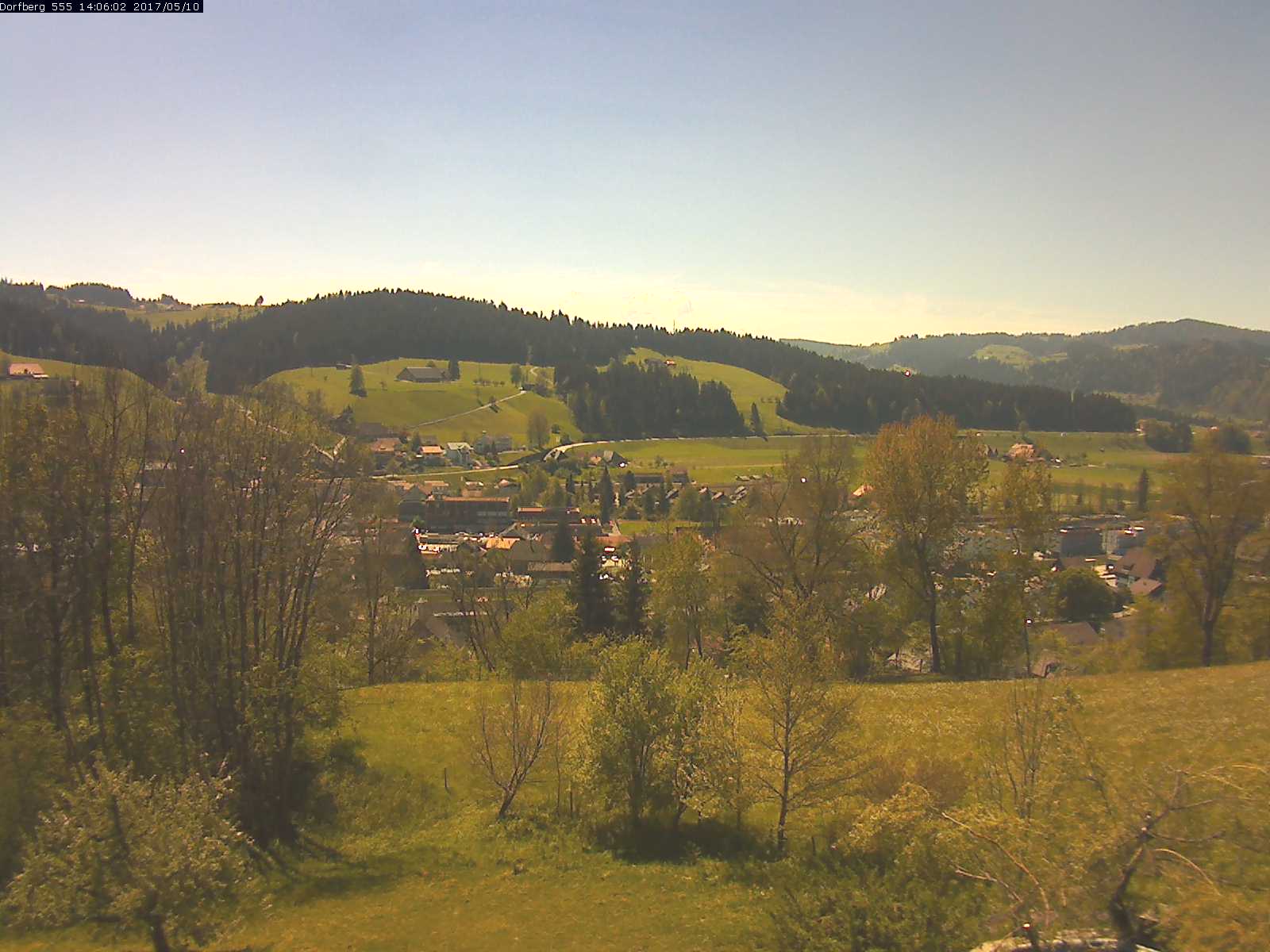 Webcam-Bild: Aussicht vom Dorfberg in Langnau 20170510-140601