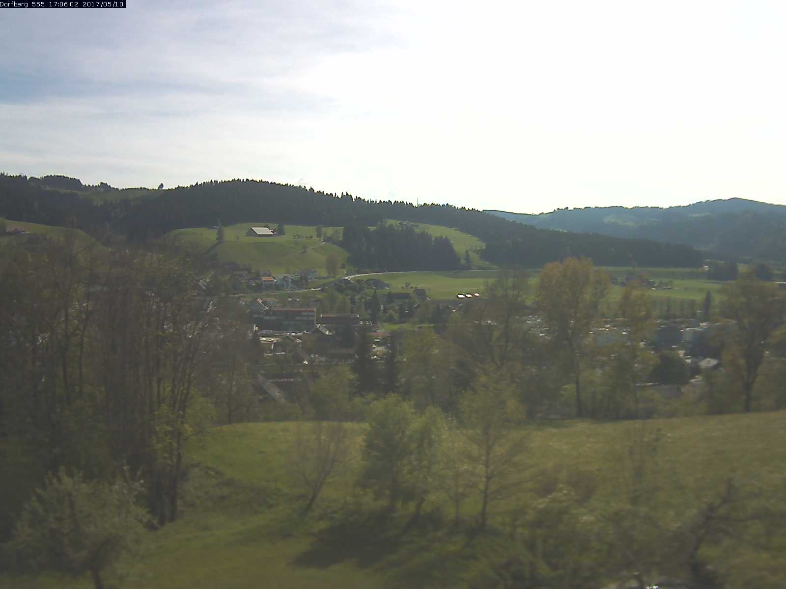 Webcam-Bild: Aussicht vom Dorfberg in Langnau 20170510-170601