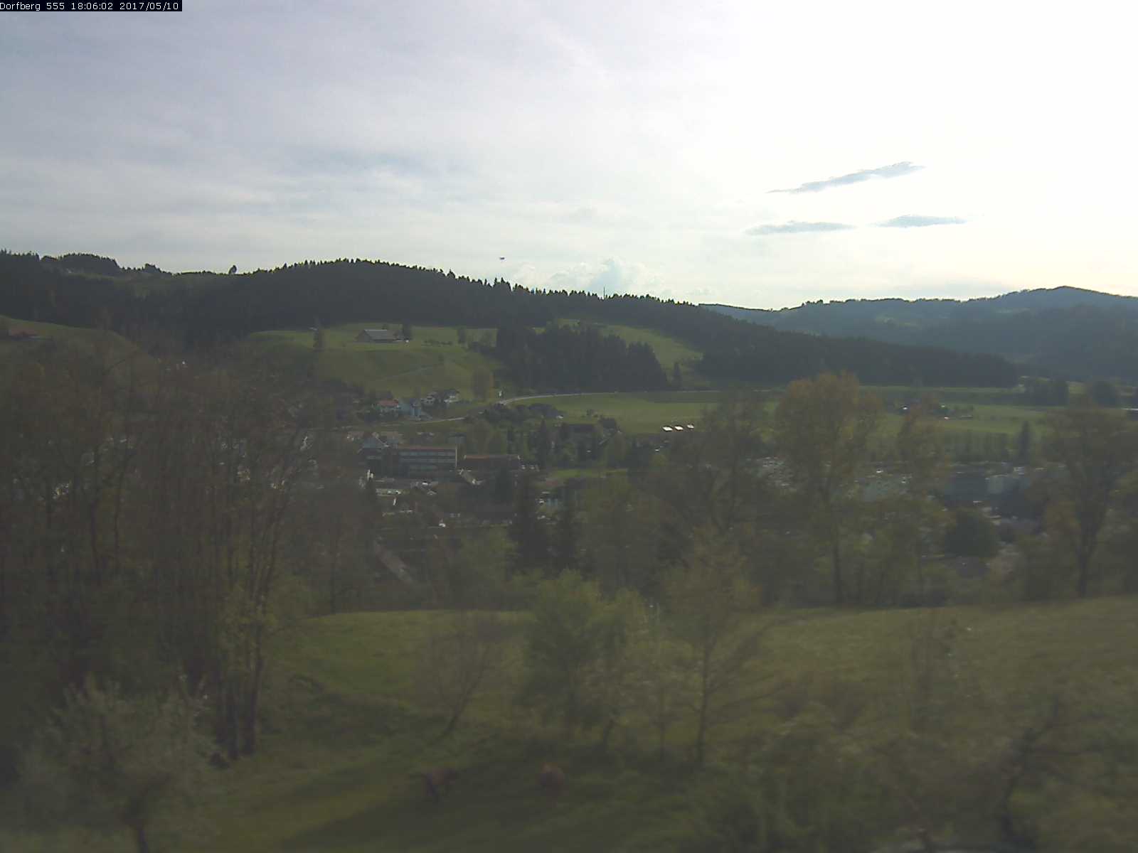 Webcam-Bild: Aussicht vom Dorfberg in Langnau 20170510-180601