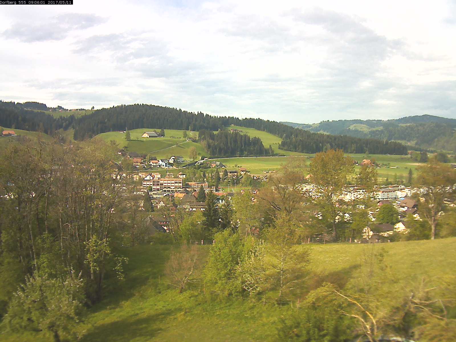 Webcam-Bild: Aussicht vom Dorfberg in Langnau 20170511-090601