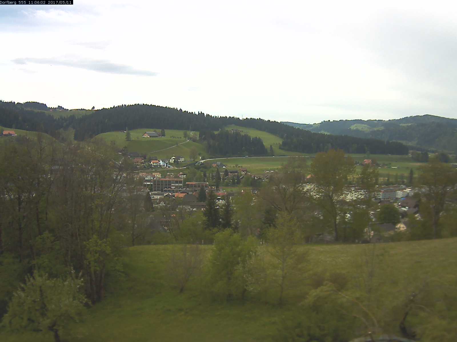 Webcam-Bild: Aussicht vom Dorfberg in Langnau 20170511-110601