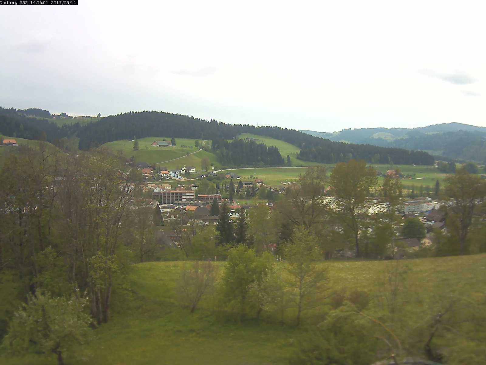 Webcam-Bild: Aussicht vom Dorfberg in Langnau 20170511-140601