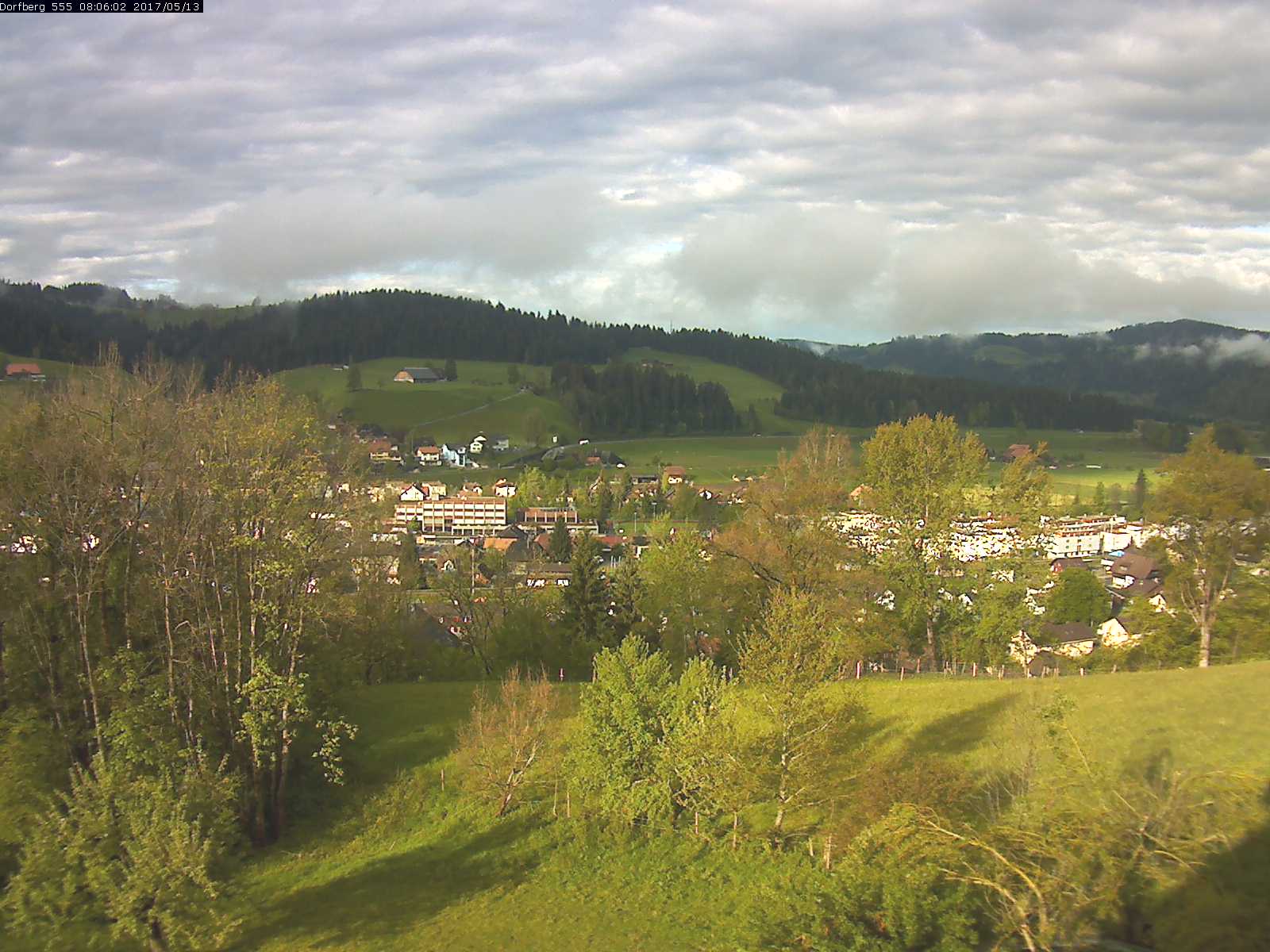 Webcam-Bild: Aussicht vom Dorfberg in Langnau 20170513-080601