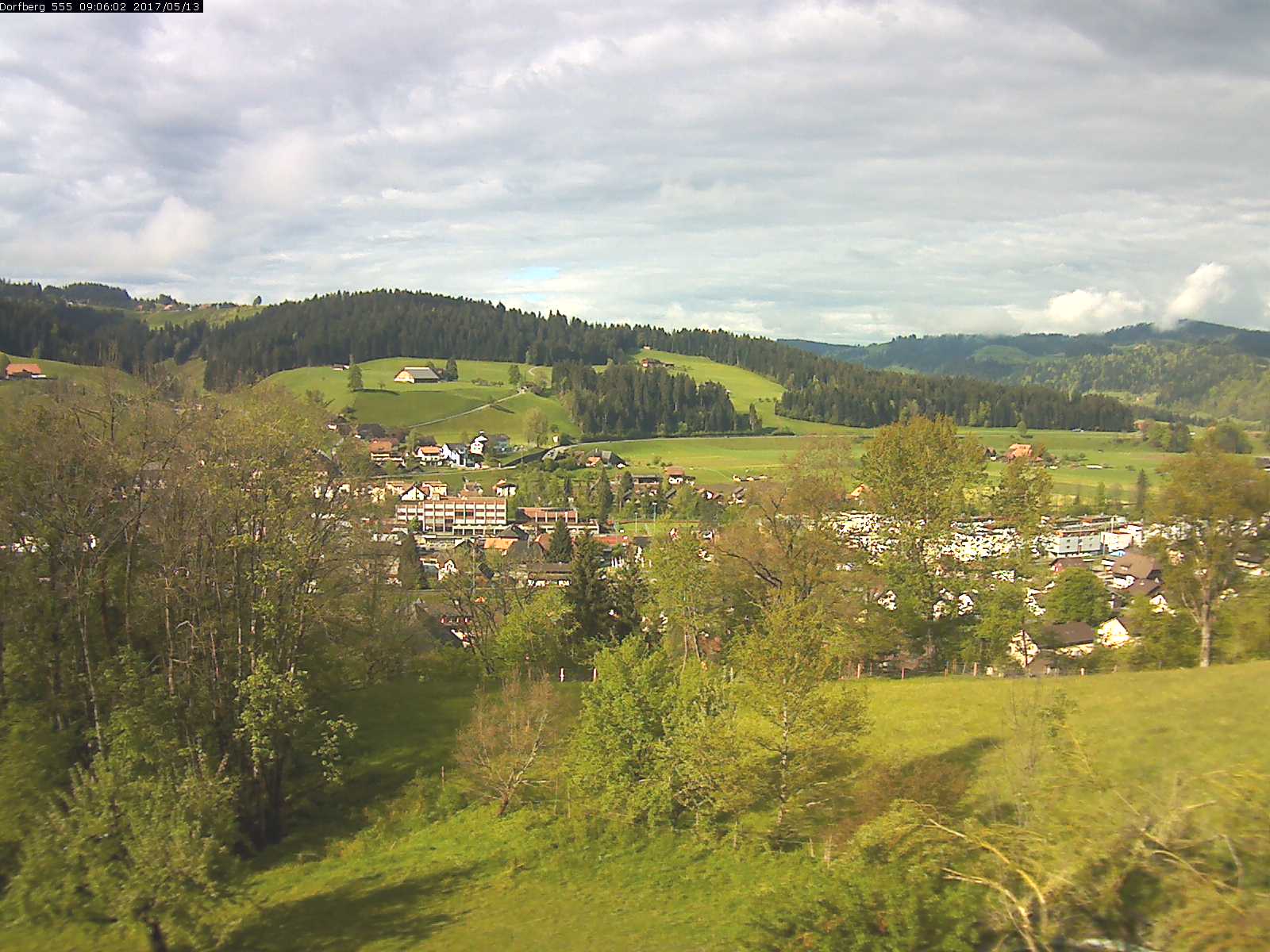 Webcam-Bild: Aussicht vom Dorfberg in Langnau 20170513-090601