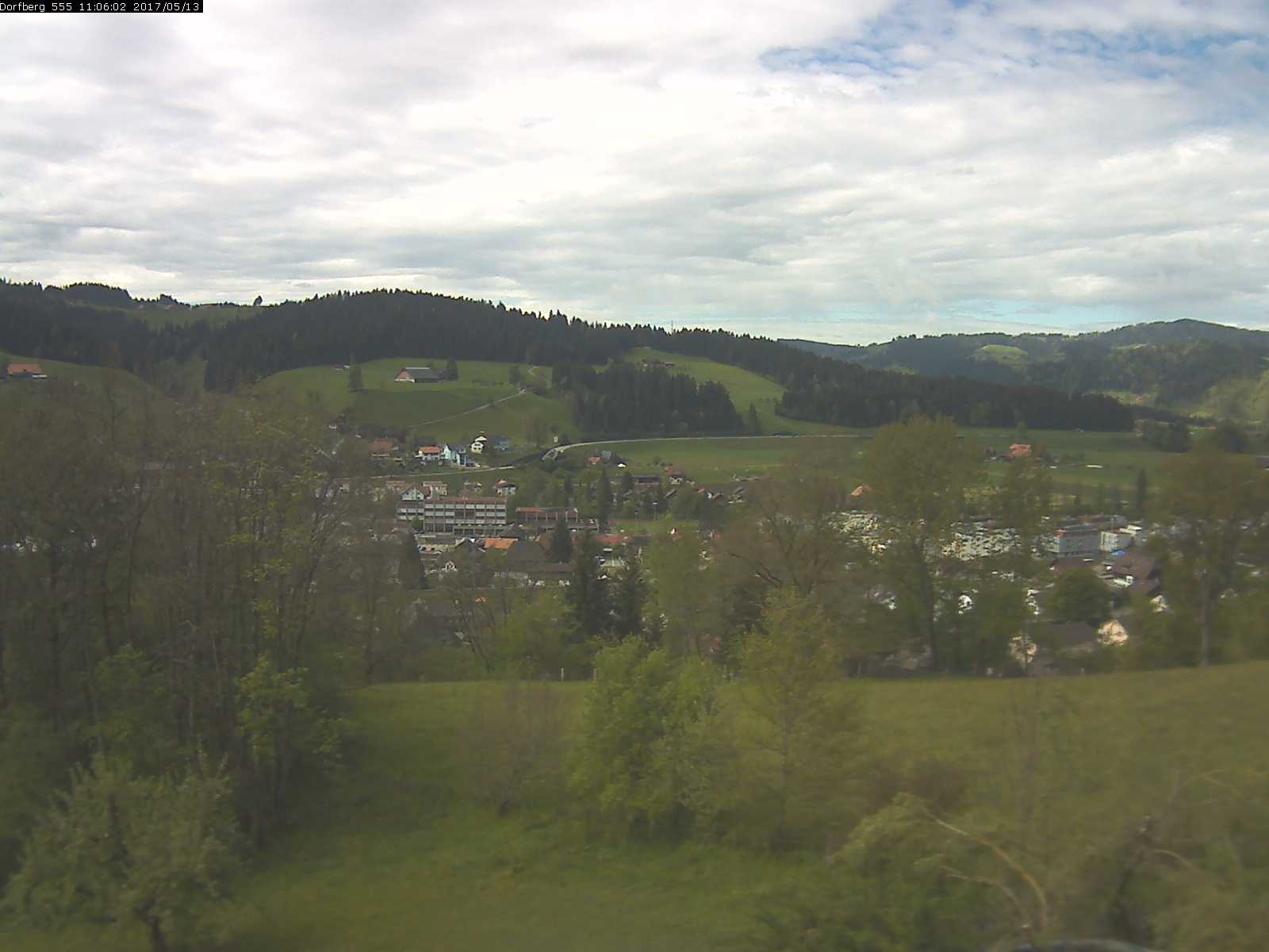 Webcam-Bild: Aussicht vom Dorfberg in Langnau 20170513-110601