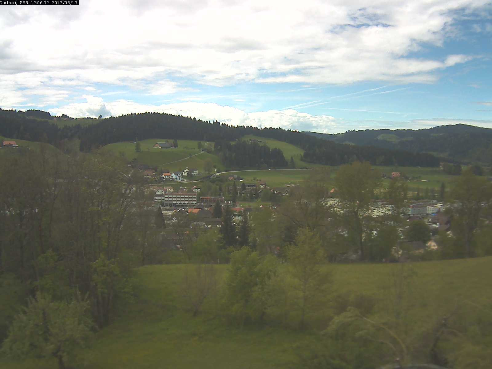 Webcam-Bild: Aussicht vom Dorfberg in Langnau 20170513-120601