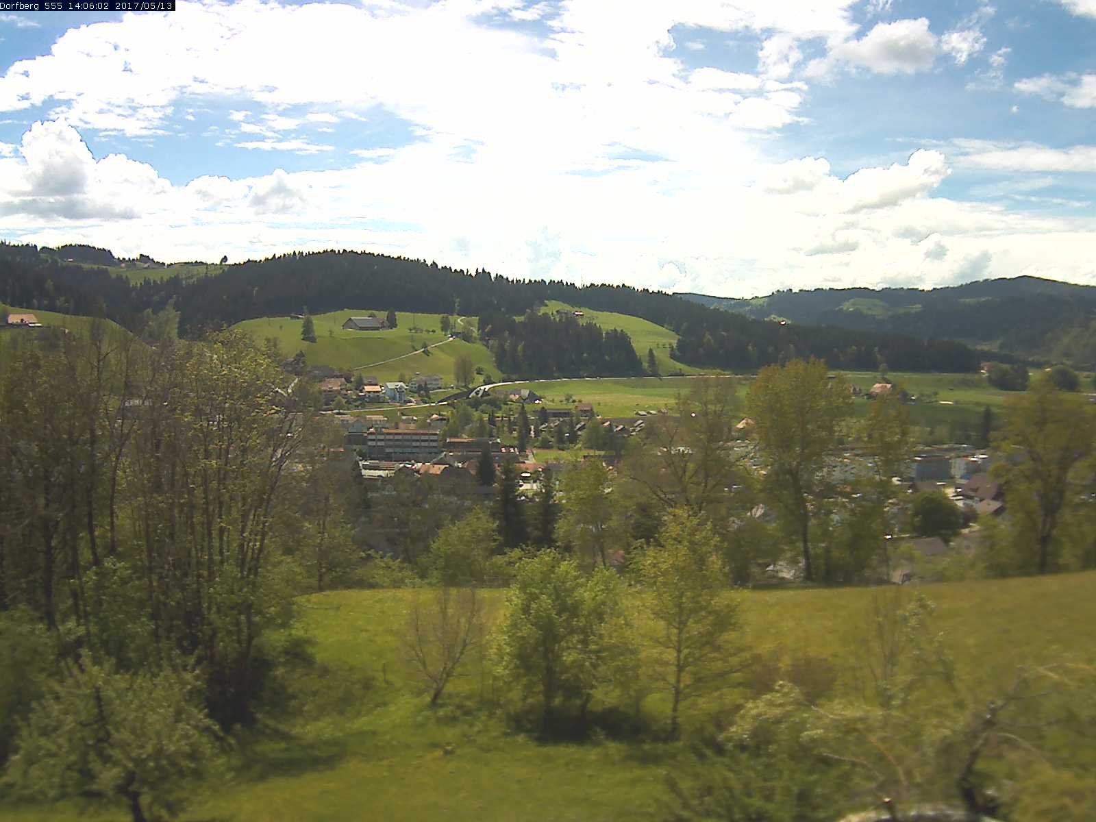 Webcam-Bild: Aussicht vom Dorfberg in Langnau 20170513-140601