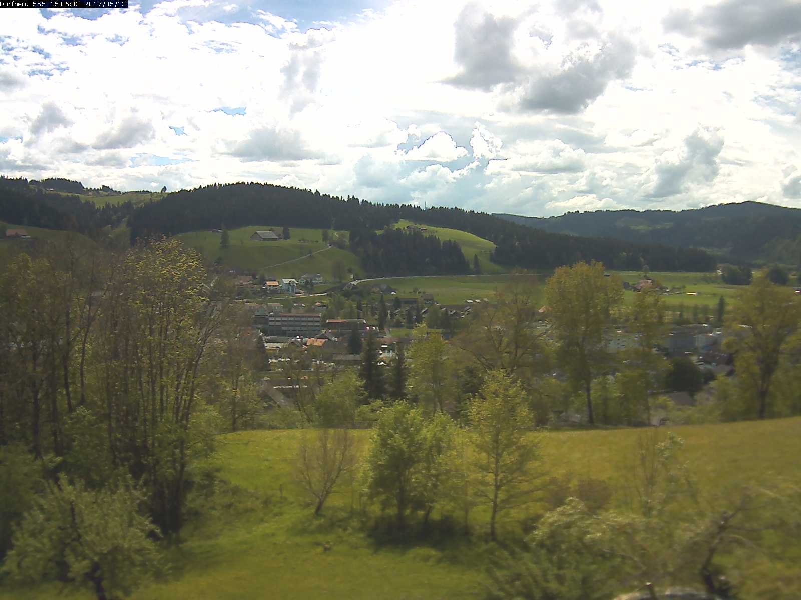 Webcam-Bild: Aussicht vom Dorfberg in Langnau 20170513-150601
