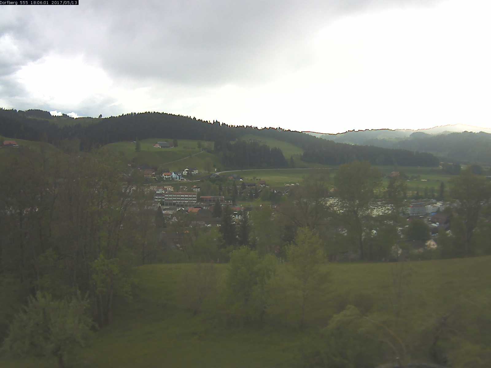 Webcam-Bild: Aussicht vom Dorfberg in Langnau 20170513-180601