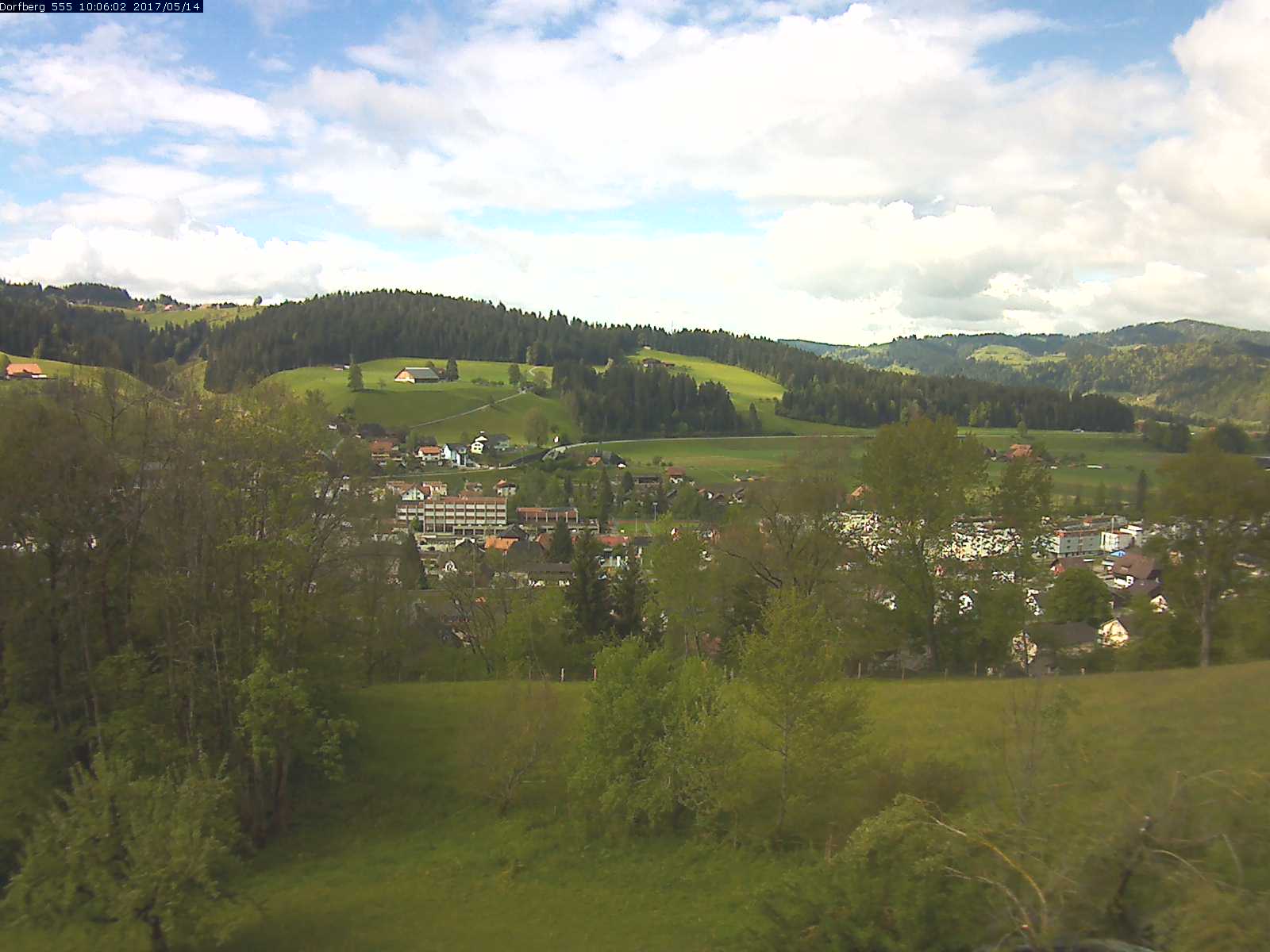 Webcam-Bild: Aussicht vom Dorfberg in Langnau 20170514-100601